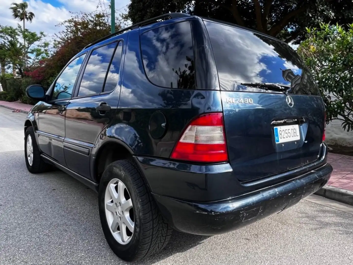 Mercedes-Benz ML 320 Todoterreno Automático de 5 Puertas Noir - 2