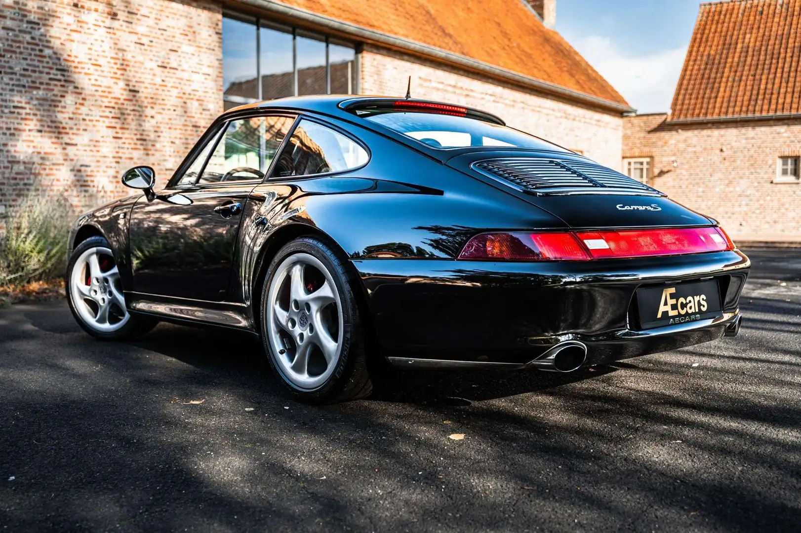 Porsche 993 911 CARRERA S / COUPE / COLLECTORS / FULL HISTORY Zwart - 2