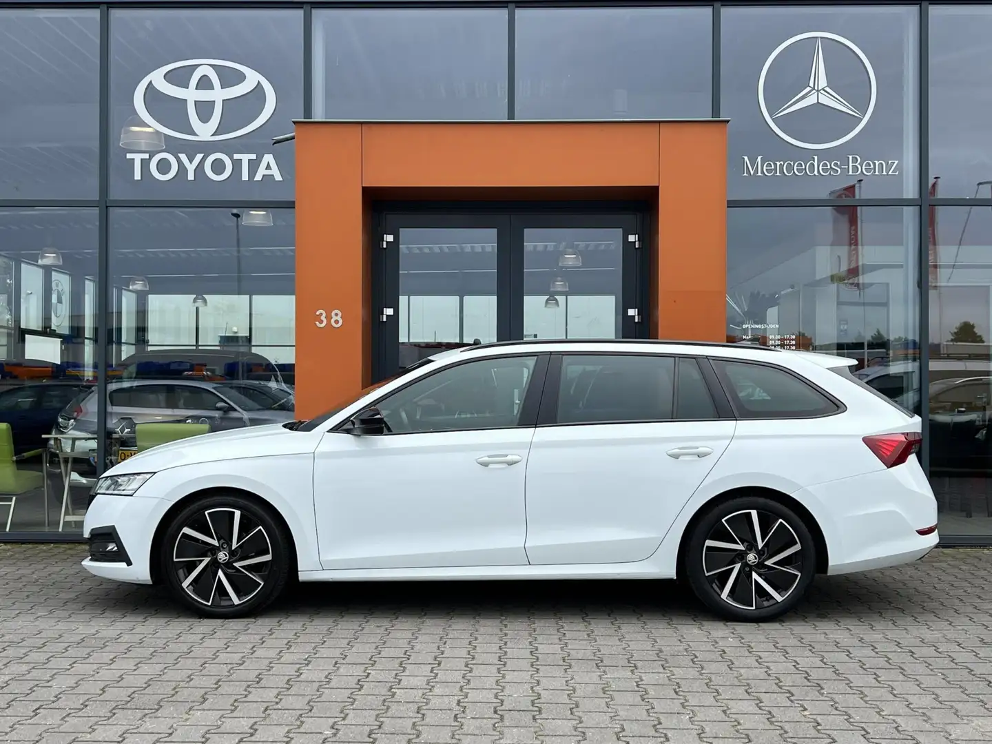 Skoda Octavia Combi 1.5 e-TSI aut.|LED|Navi|Carplay|Trekhaak Weiß - 2