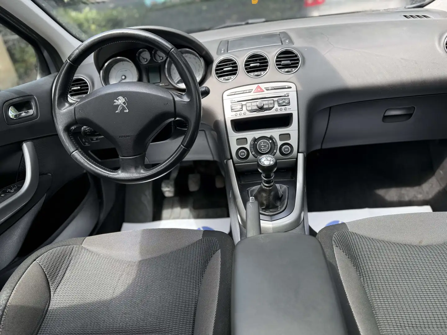Peugeot 308 1.6 e-HDi 112ch FAP Active Wit - 2