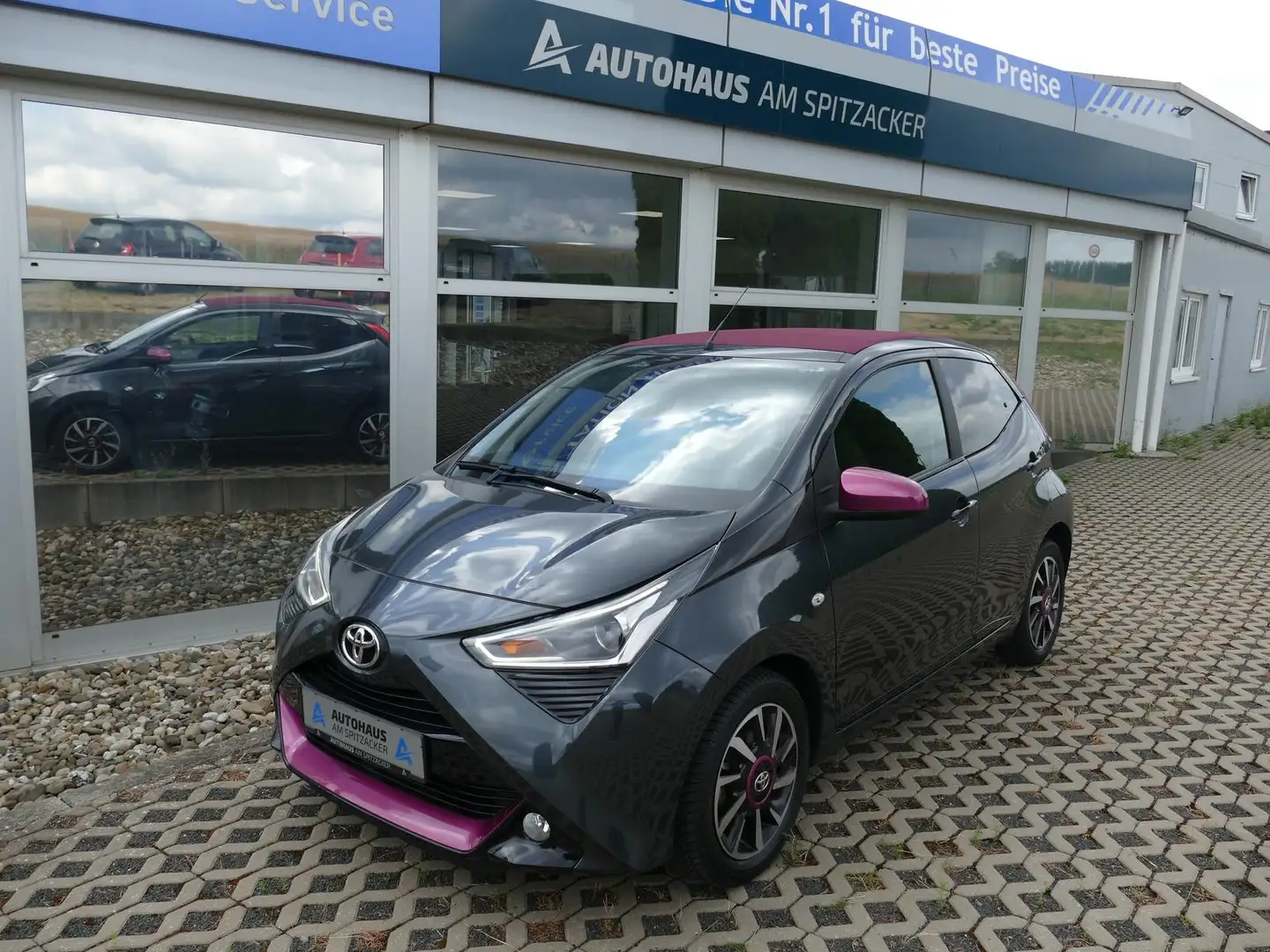 Toyota Aygo X 1.0 x-style KAMERA KLIMA FALTDACH Grau - 2