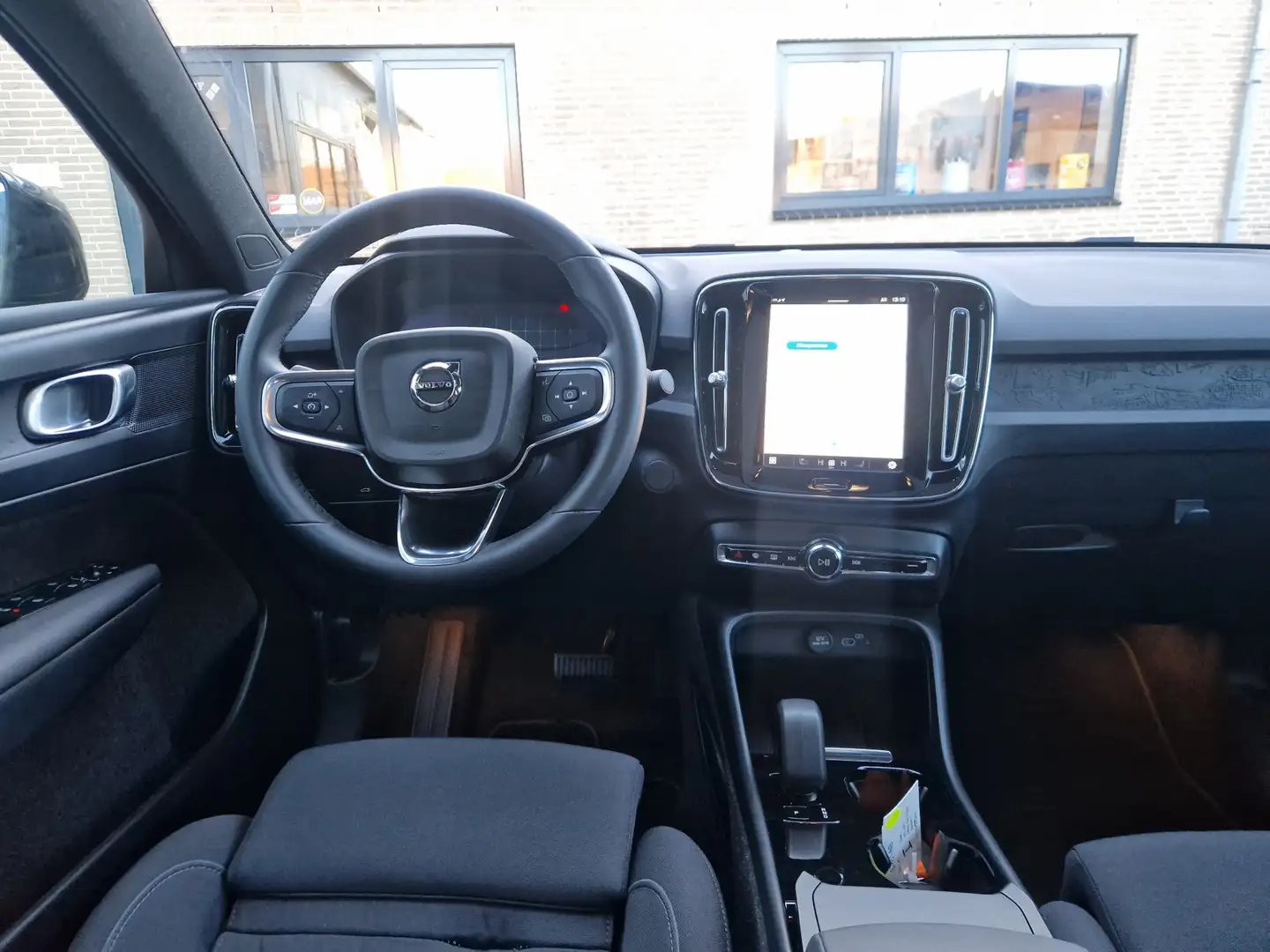 Volvo C40 Recharge Plus 69 kWh Panoramadak | NL AUTO Noir - 2