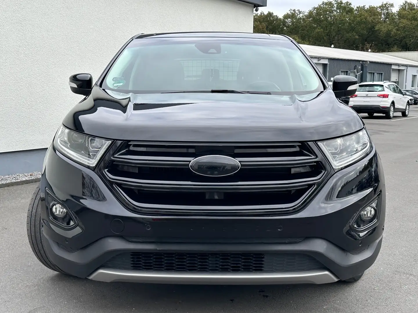 Ford Edge Titanium 4x4 Zwart - 1
