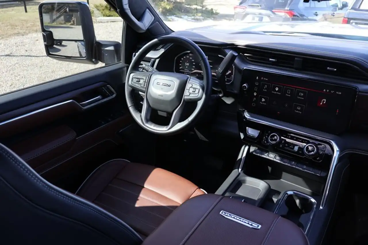GMC Sierra 3500HD снимка GMC Sierra 3500HD