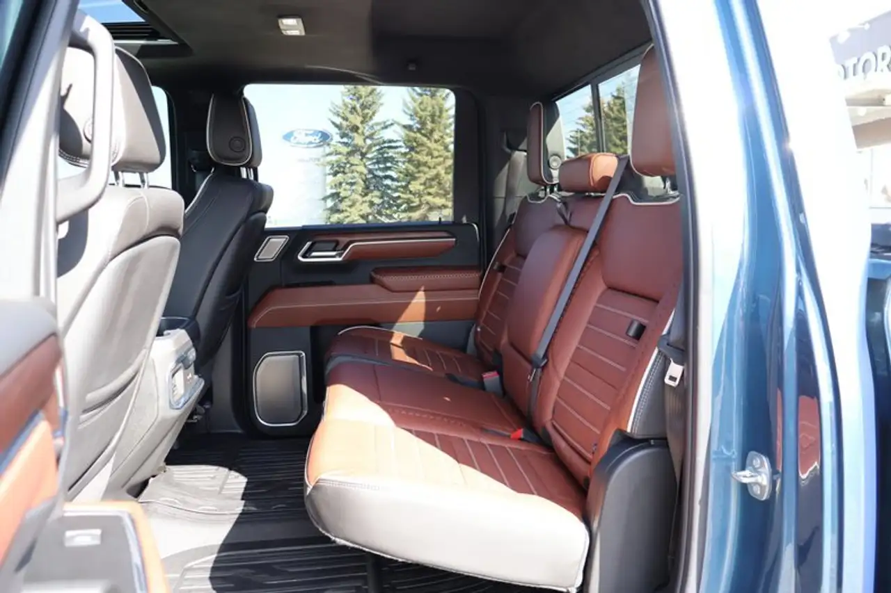 GMC Sierra 3500HD снимка GMC Sierra 3500HD