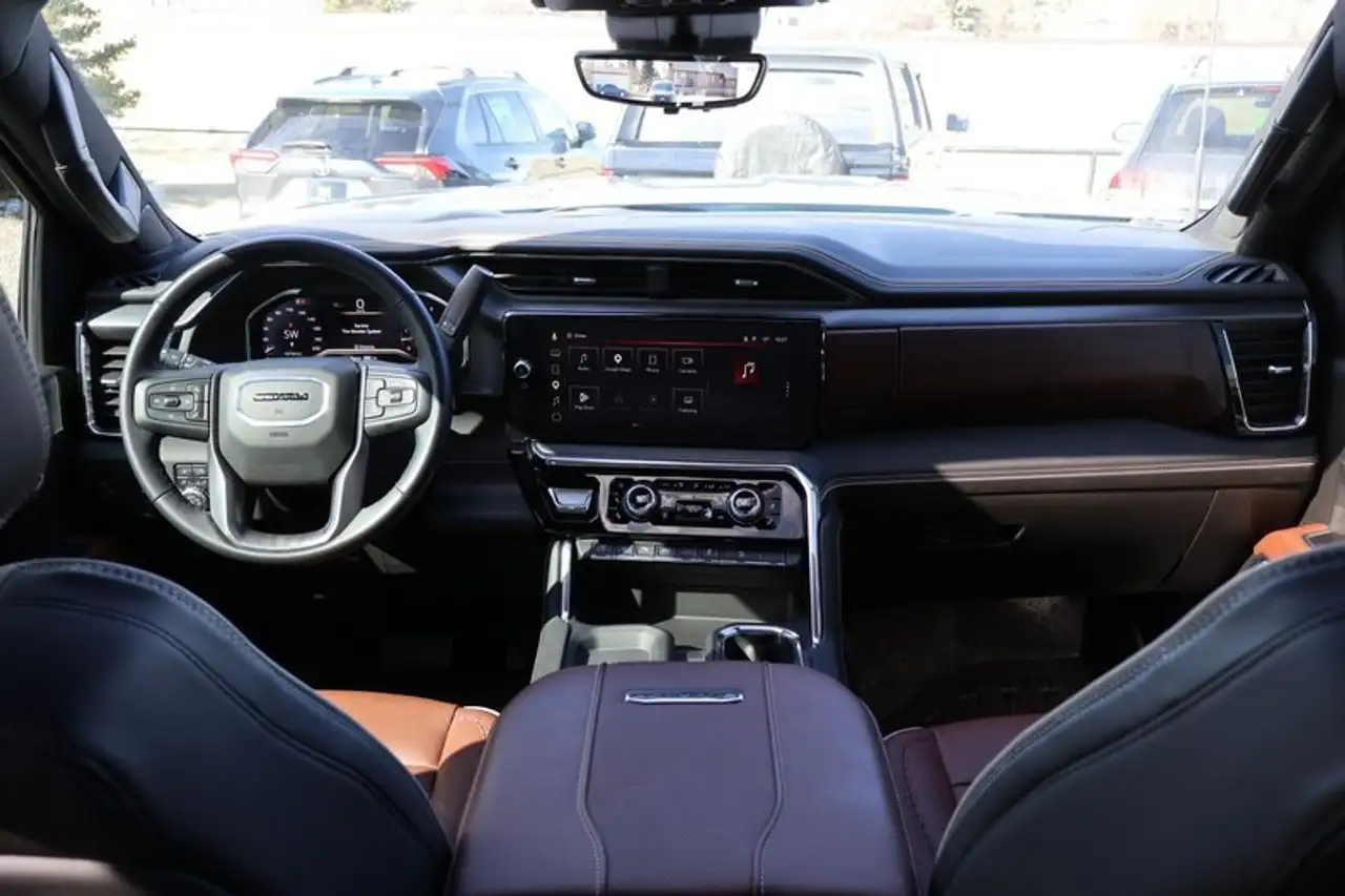 GMC Sierra 3500HD снимка GMC Sierra 3500HD