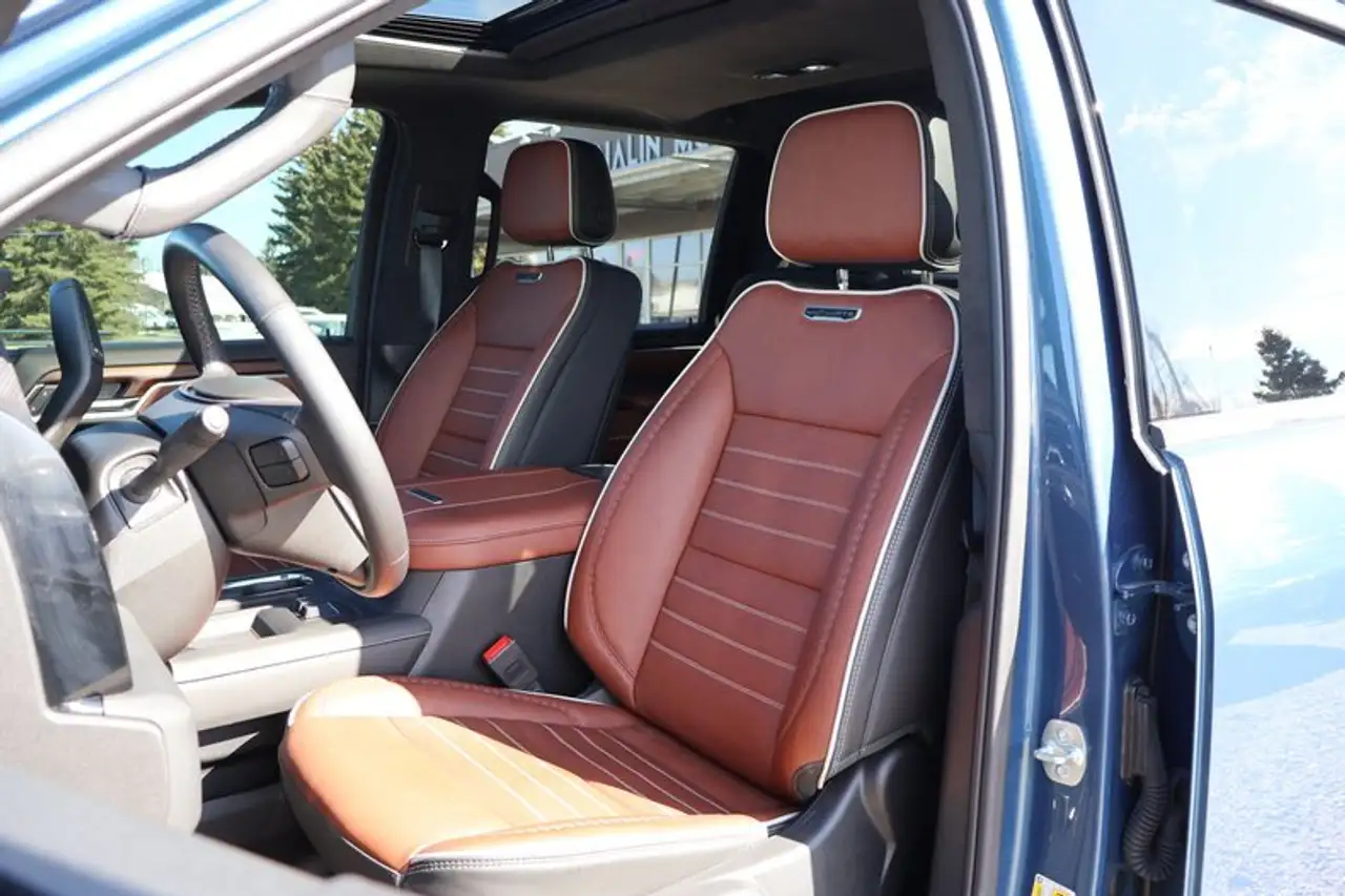 GMC Sierra 3500HD снимка GMC Sierra 3500HD