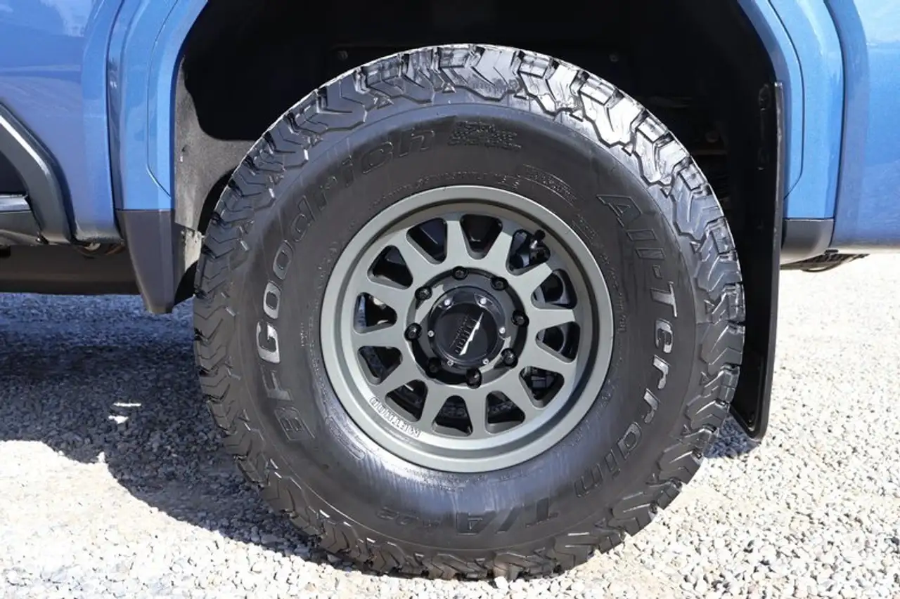 GMC Sierra 3500HD снимка GMC Sierra 3500HD