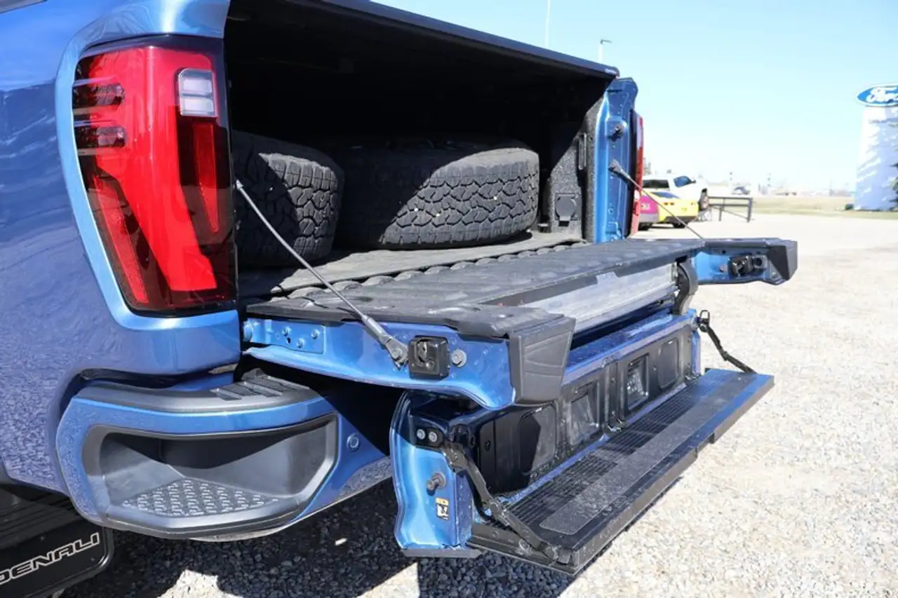 GMC Sierra 3500HD снимка GMC Sierra 3500HD