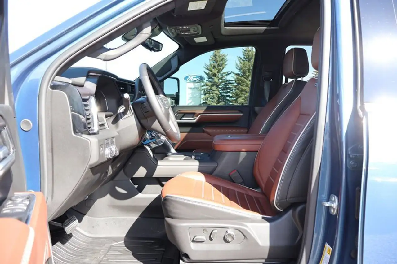 GMC Sierra 3500HD снимка GMC Sierra 3500HD