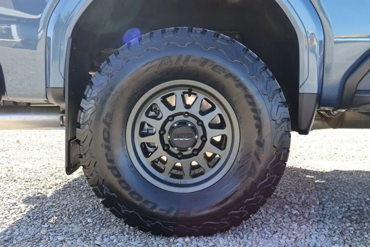 GMC Sierra 3500HD снимка GMC Sierra 3500HD