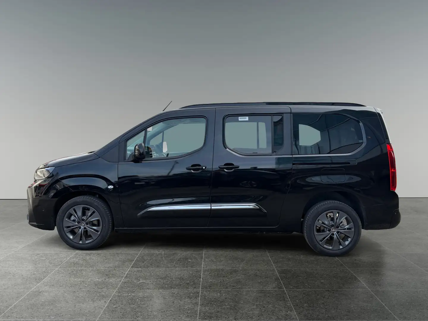 Toyota Proace City Proace City Verso 1,5l 130PS Family+ L2 AT Schwarz - 2