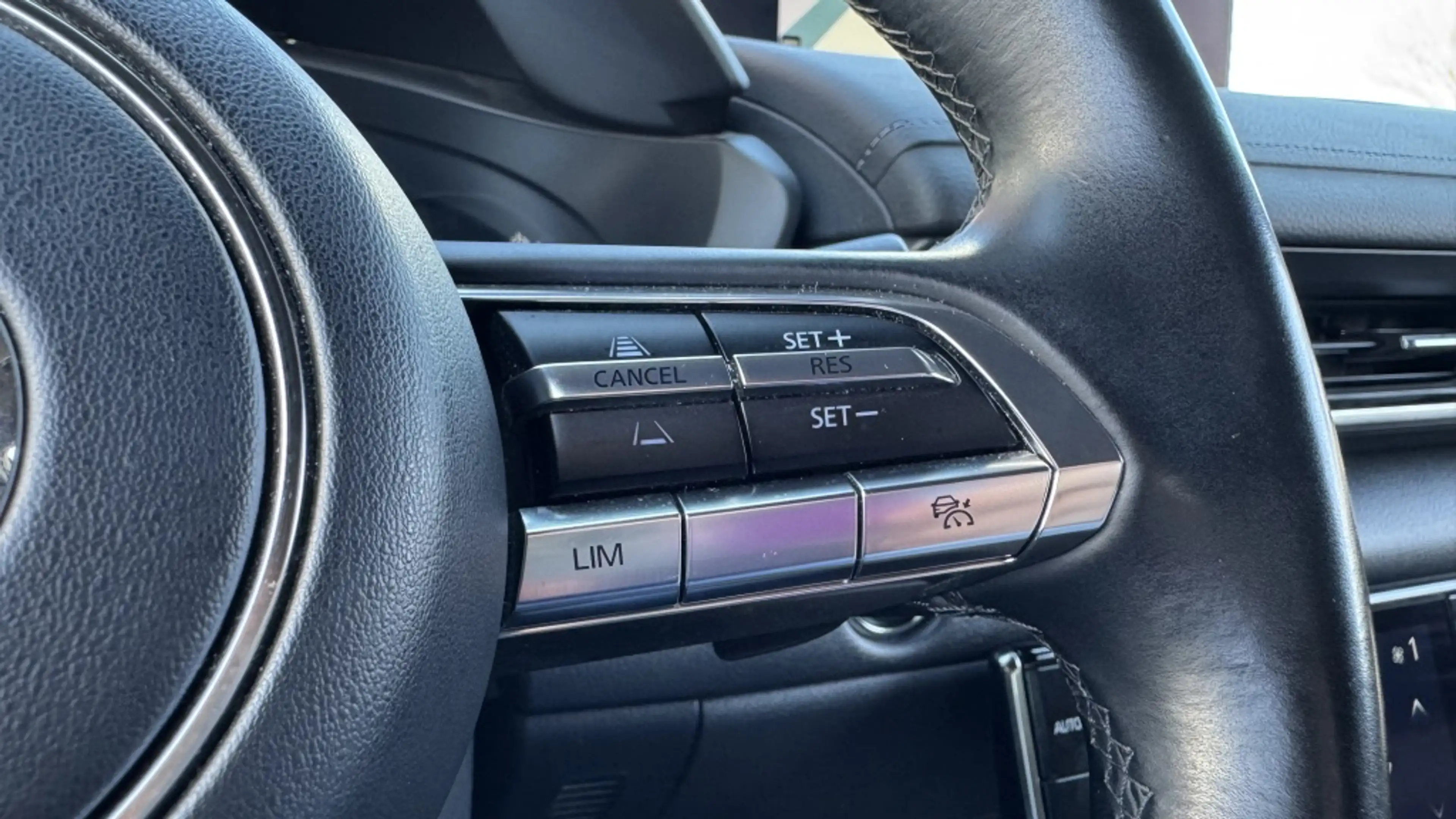Mazda MX-30 e-SkyActiv 145 Comf. | HUD | Camera | Navi — photo 22