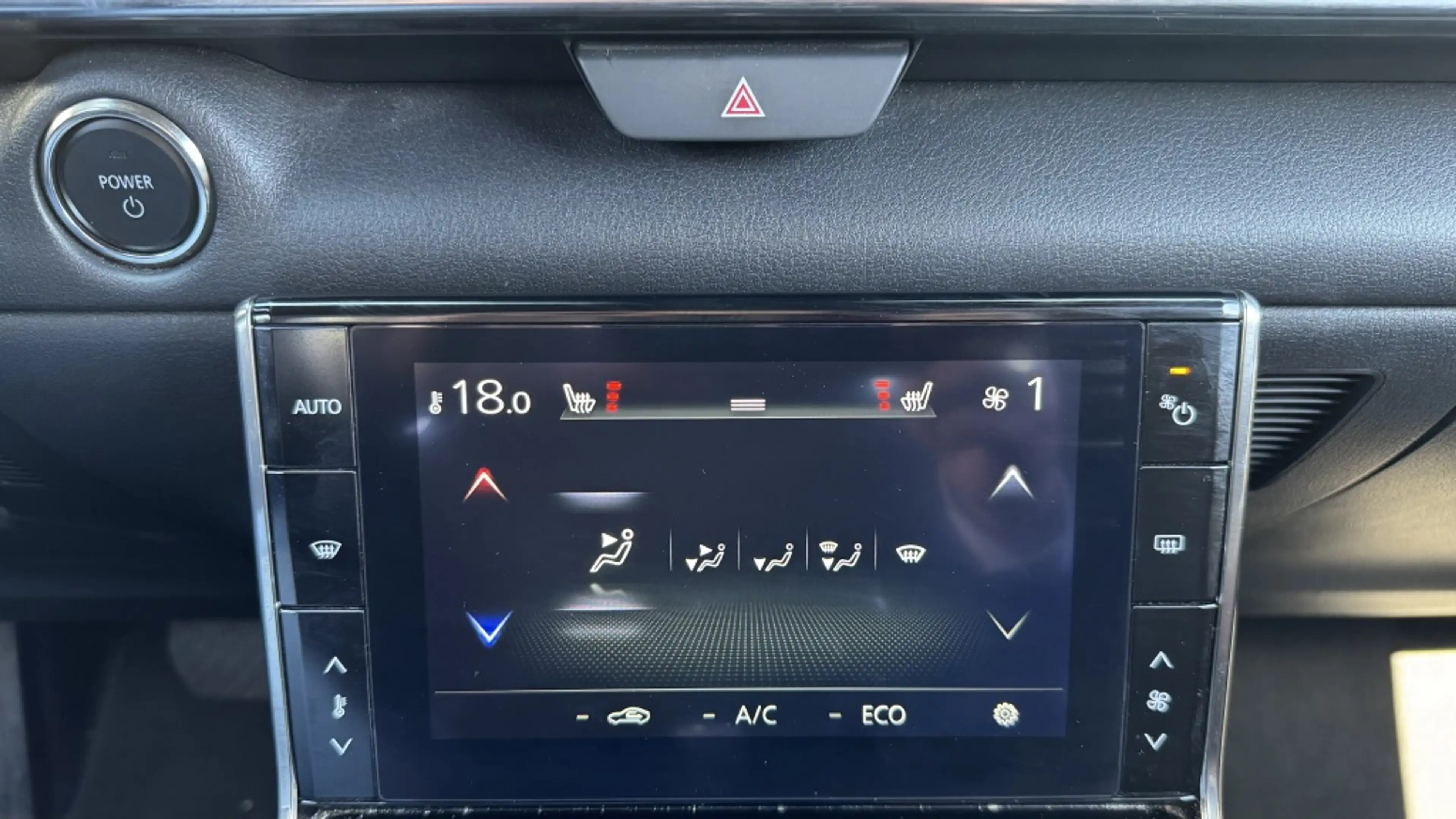 Mazda MX-30 e-SkyActiv 145 Comf. | HUD | Camera | Navi — photo 19