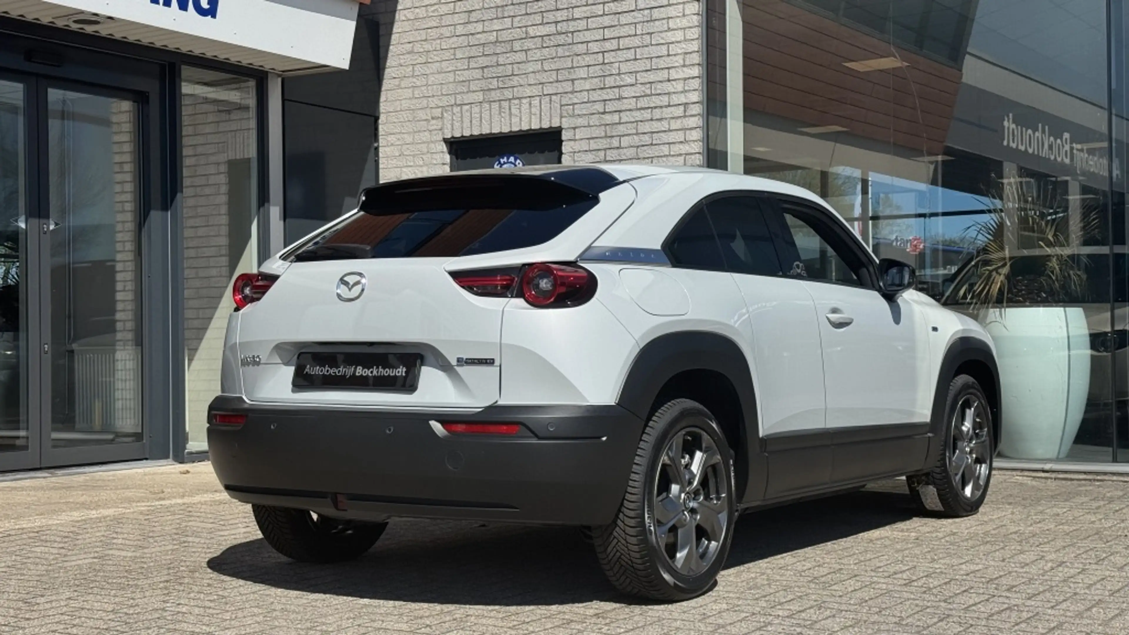 Mazda MX-30 e-SkyActiv 145 Comf. | HUD | Camera | Navi — photo 6