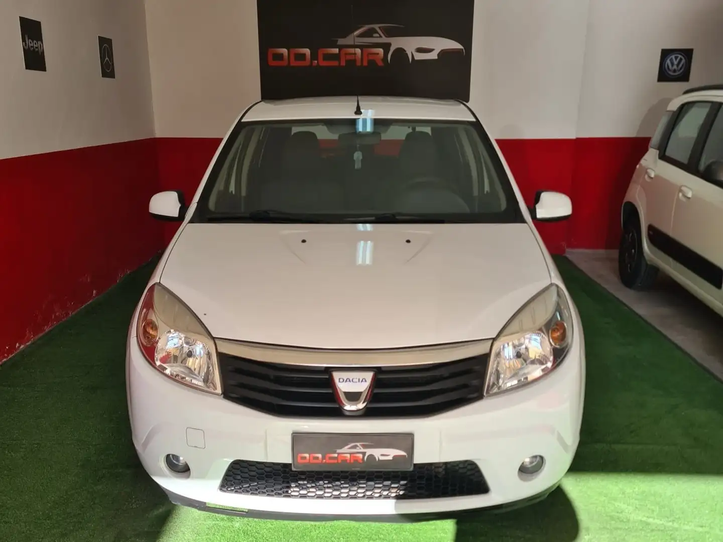 Dacia Sandero 1.4 8v Ambiance c/clima Gpl Bianco - 1