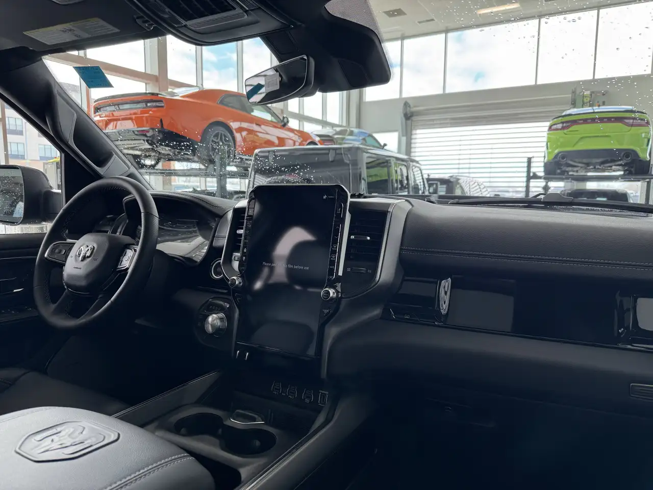 RAM 1500 снимка RAM 1500