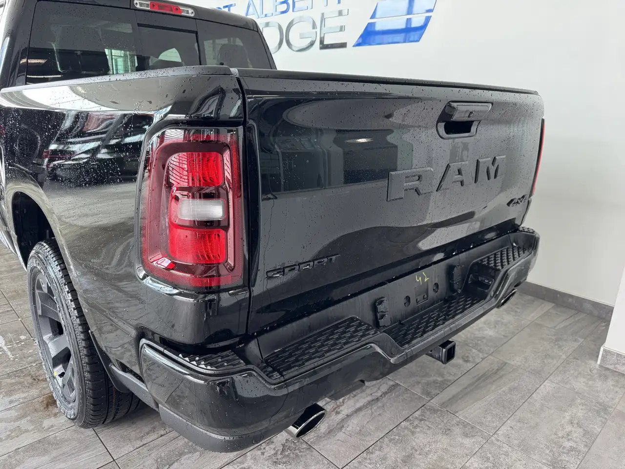 RAM 1500 снимка RAM 1500