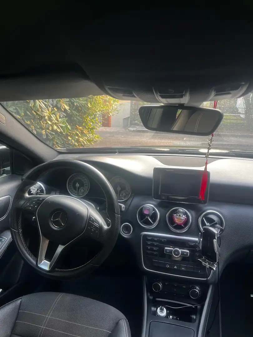 Mercedes-Benz A 160 Classe A - W176 cdi Sport auto Černá - 2