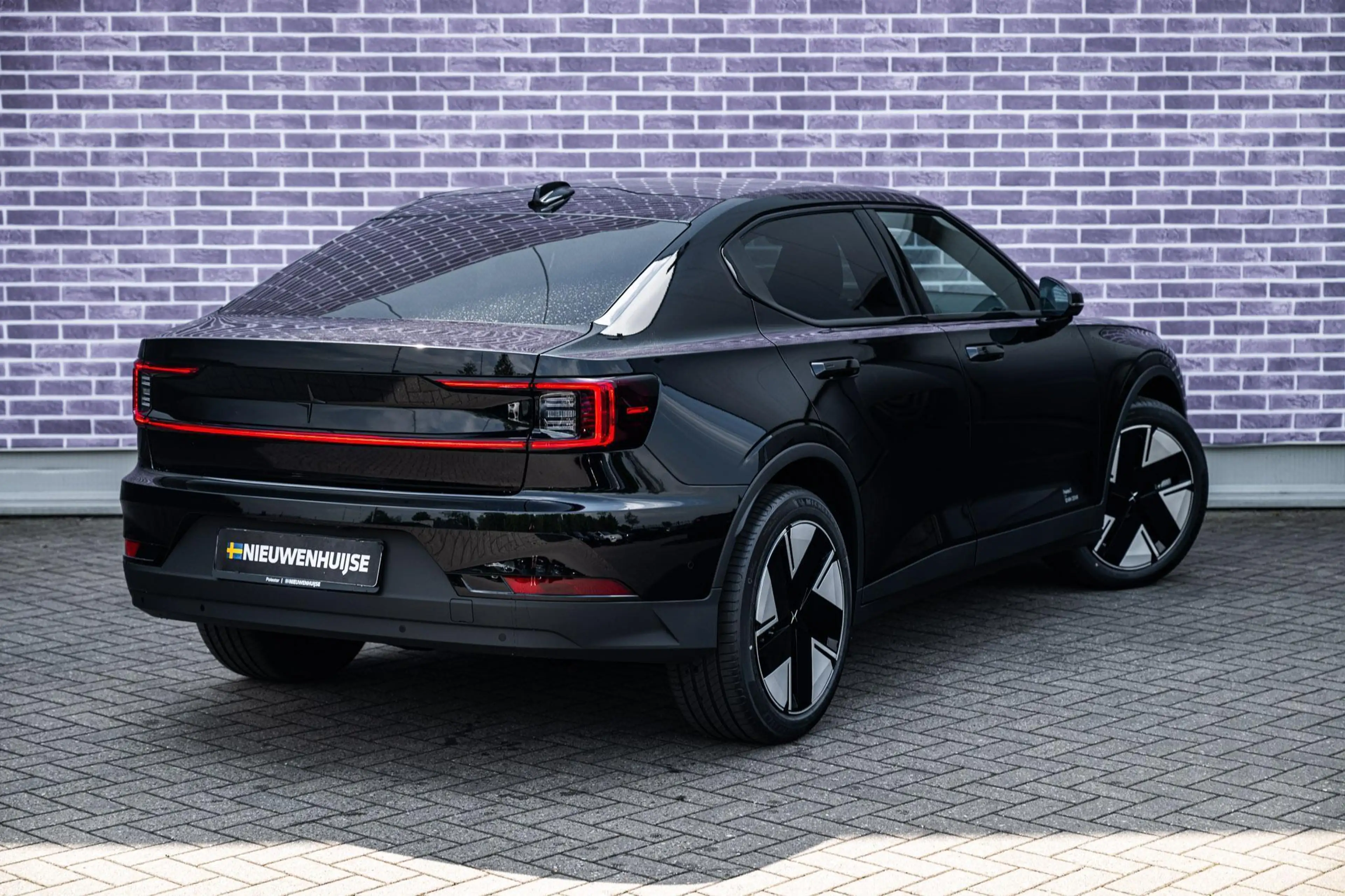 Polestar 2 Long Range Single Motor Prime 82 kWh | Pilot assis — photo 10