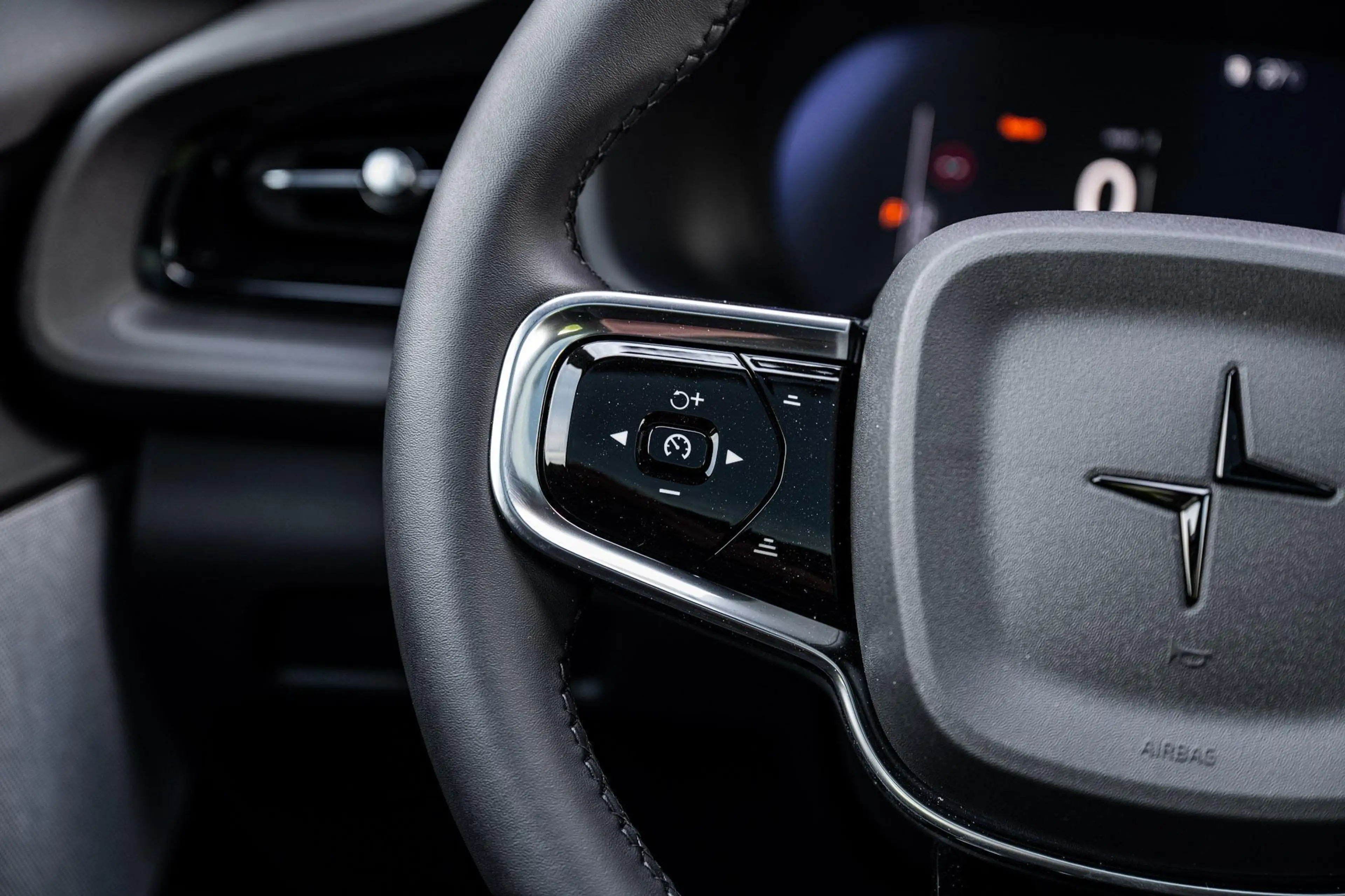 Polestar 2 Long Range Single Motor Prime 82 kWh | Pilot assis — photo 9