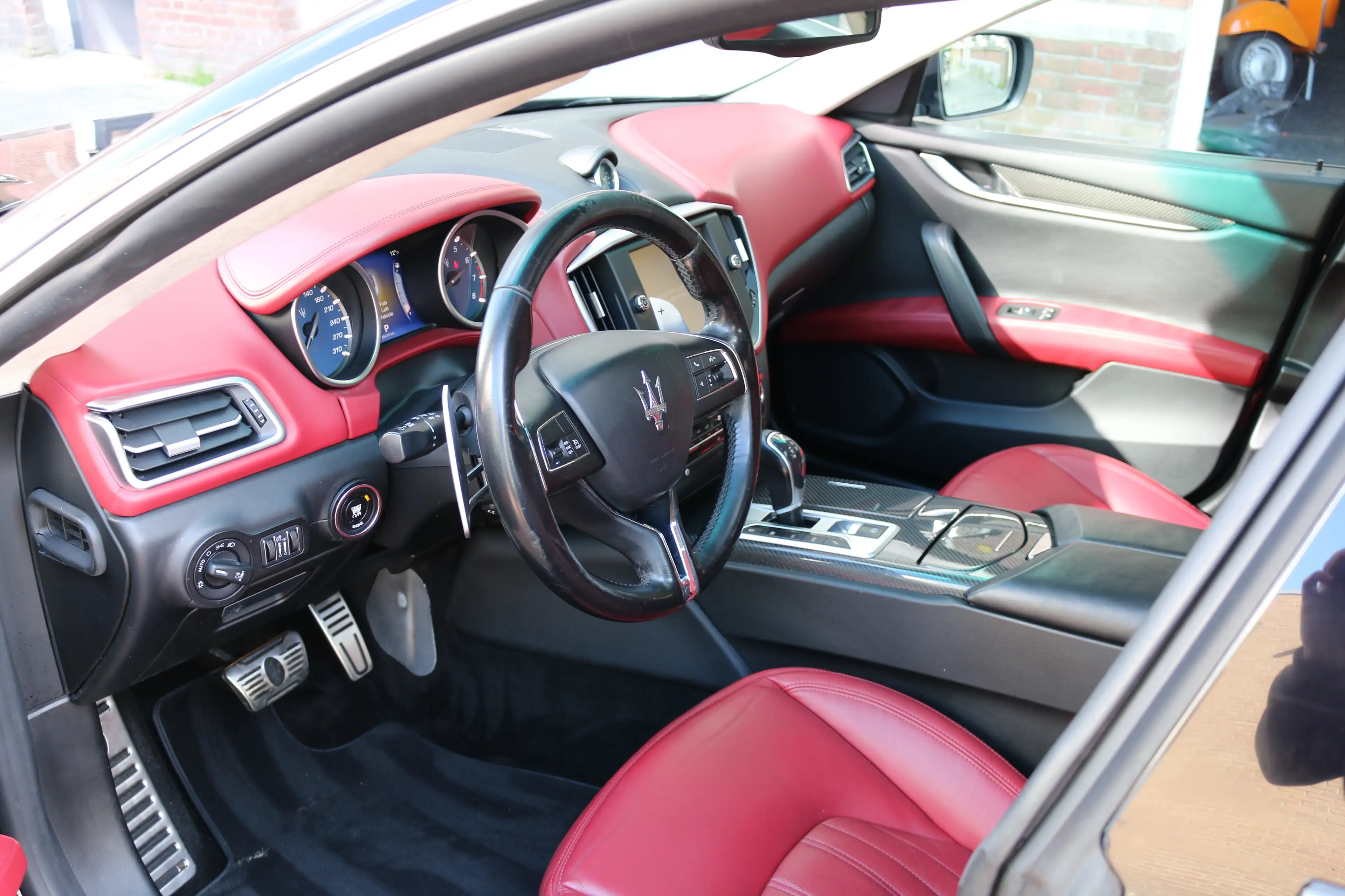 Maserati Ghibli 3.0 Biturbo S Q4 — photo 13