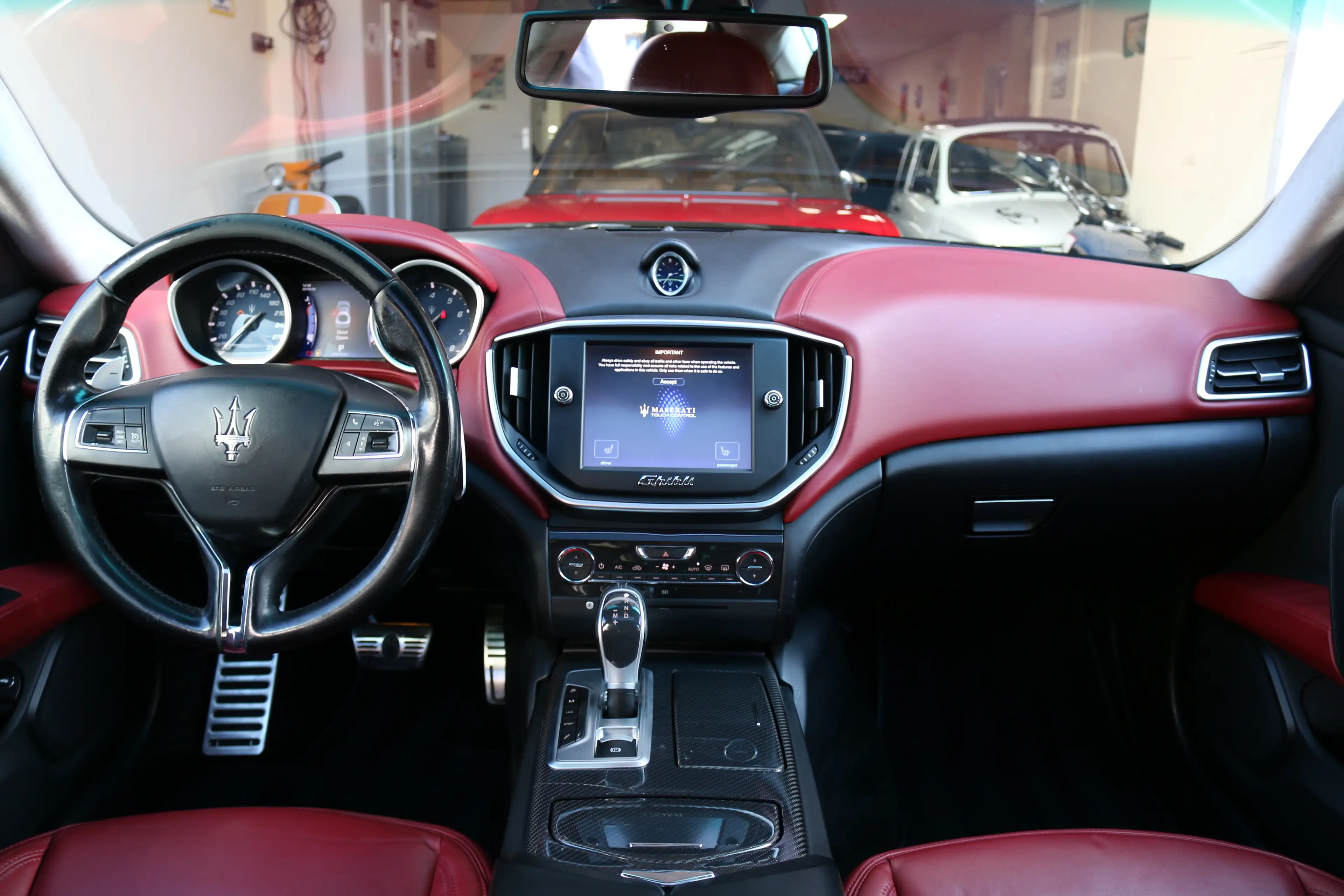 Maserati Ghibli 3.0 Biturbo S Q4 — photo 15