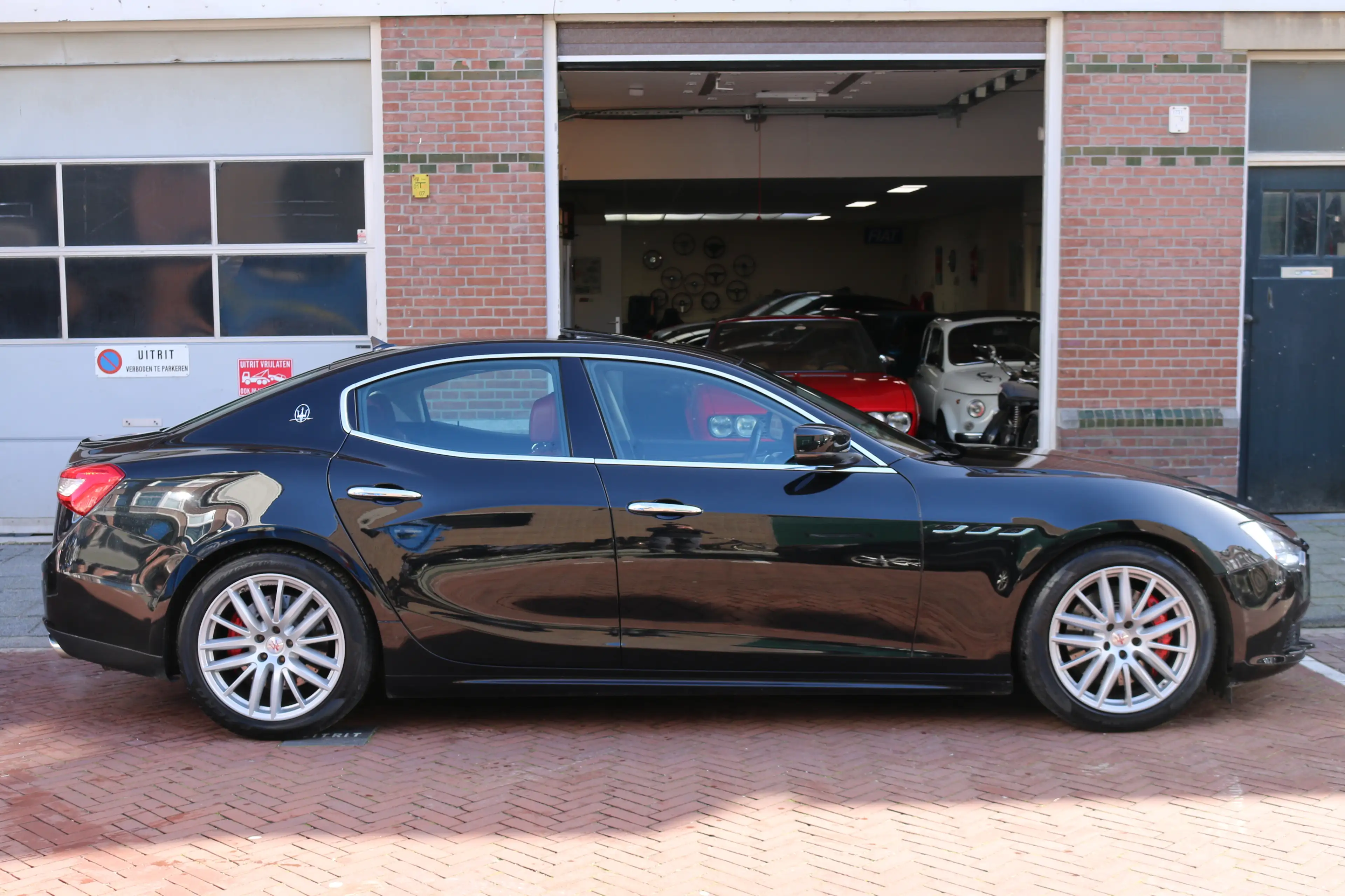 Maserati Ghibli 3.0 Biturbo S Q4 — photo 10