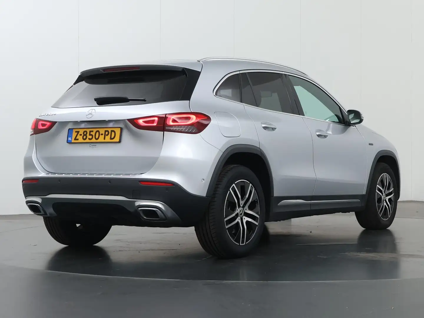 Mercedes-Benz GLA 250 e Progressive | Stoelverwarming | Widescreen | Sfe Gris - 2