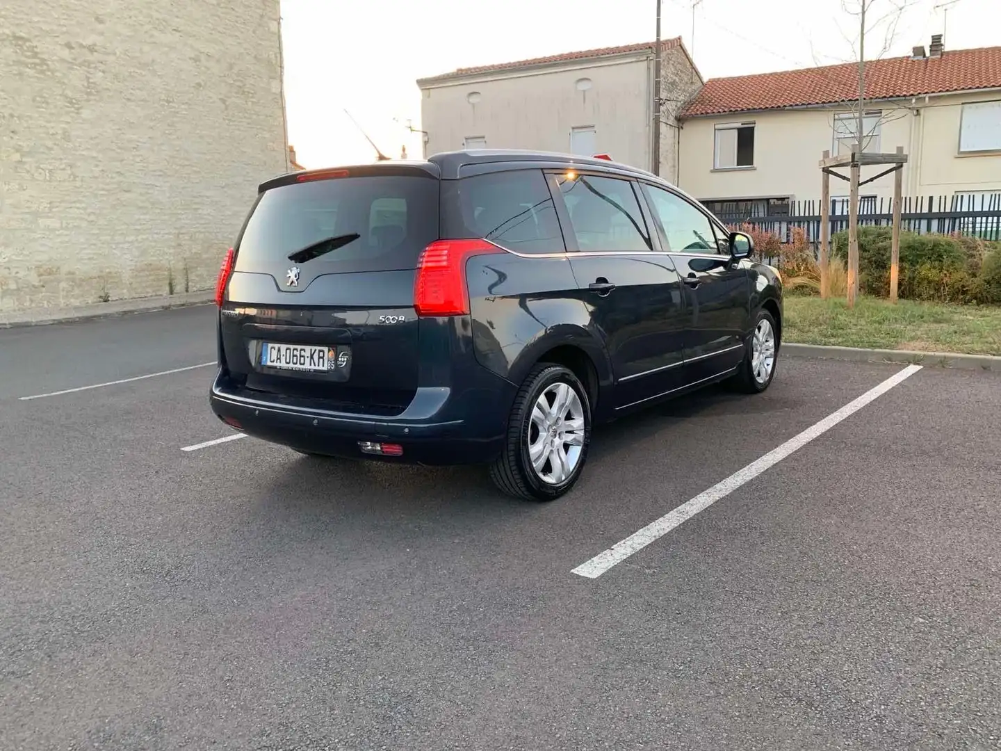 Peugeot 5008 2.0 HDi 163ch BVA6 Allure 7 Places - 2