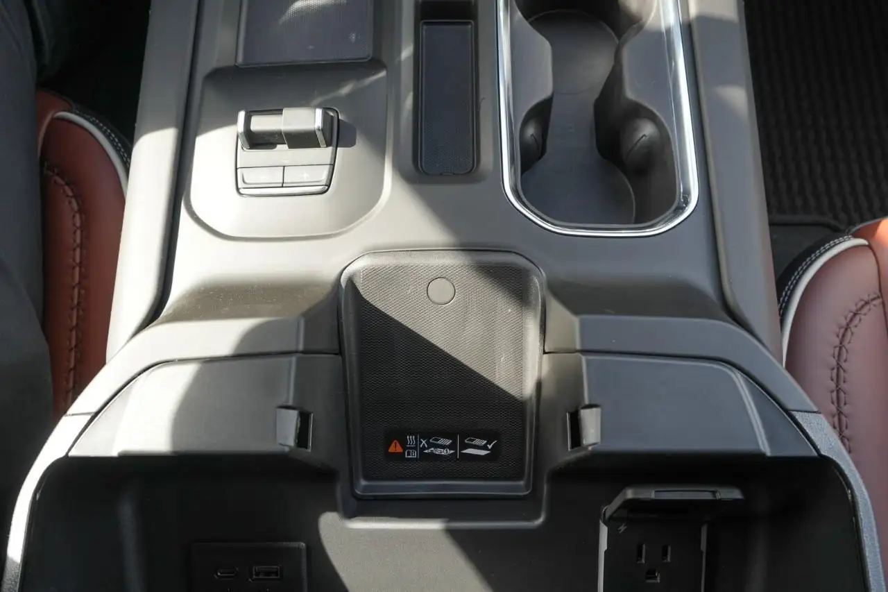 GMC Sierra 3500HD снимка GMC Sierra 3500HD