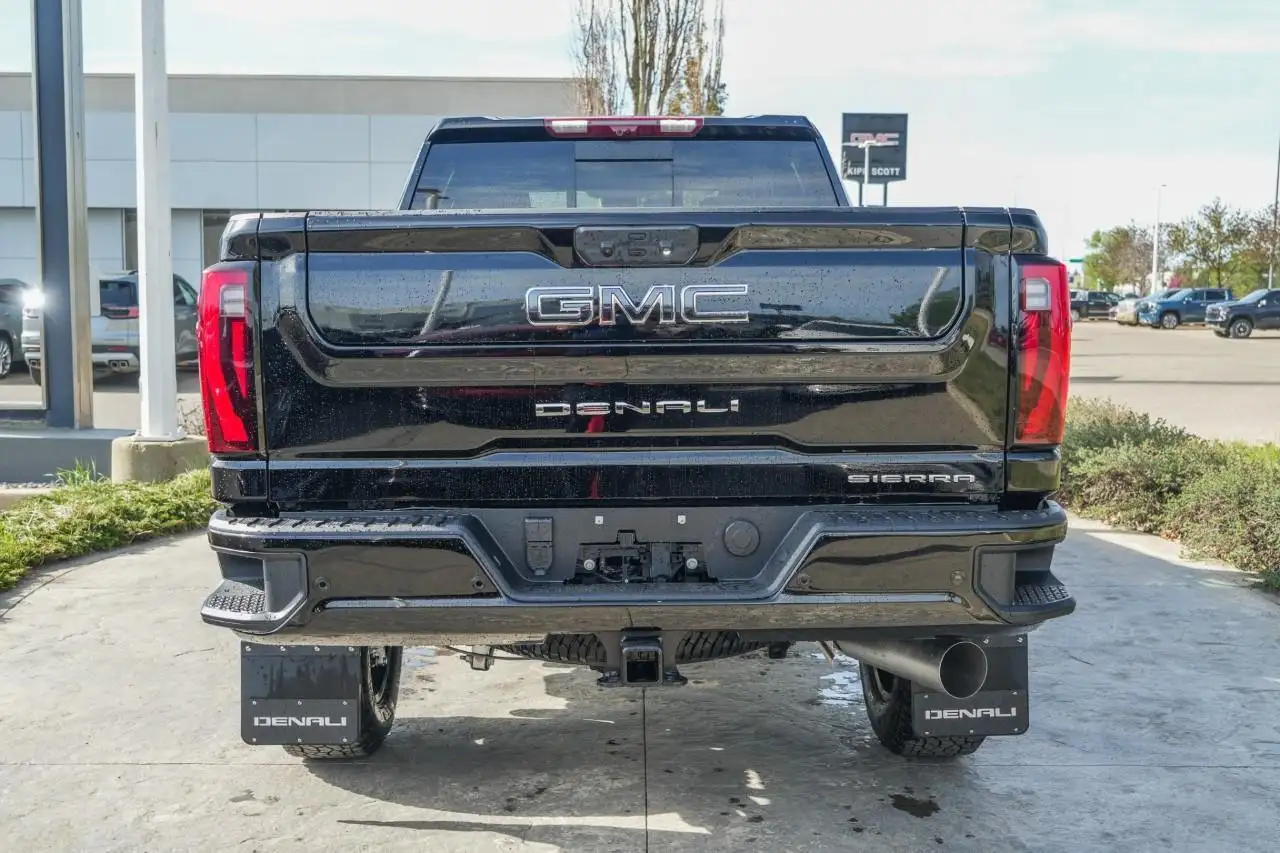 GMC Sierra 3500HD снимка GMC Sierra 3500HD