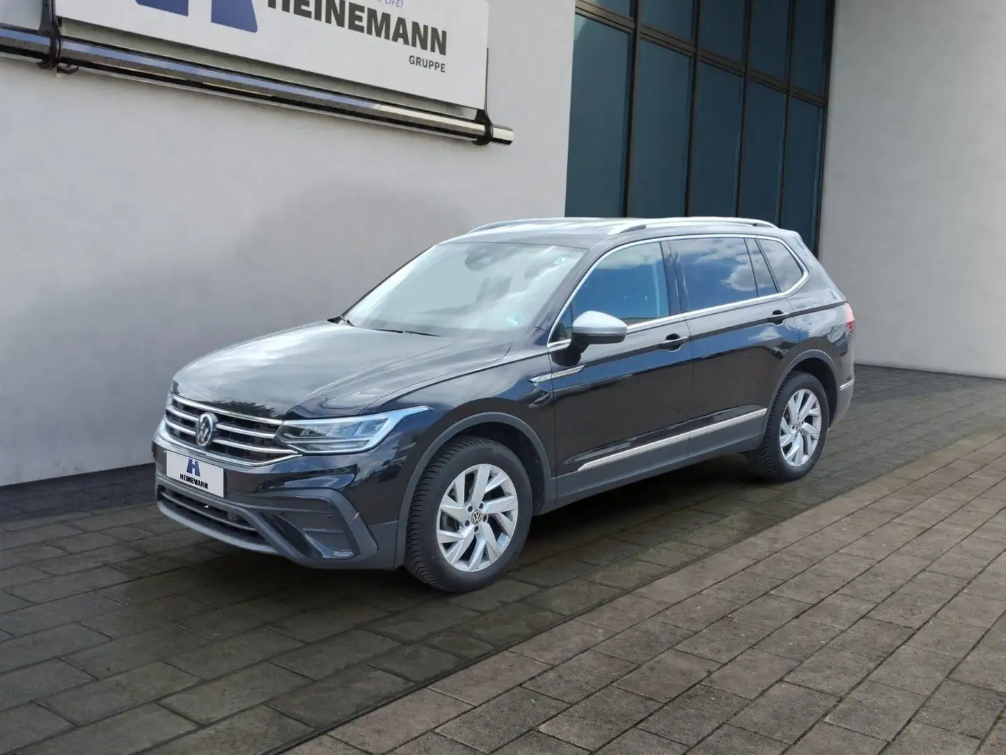 Volkswagen Tiguan Allspace 1.5 TSI DSG Life 7-Sitzer AHK Schwarz - 1