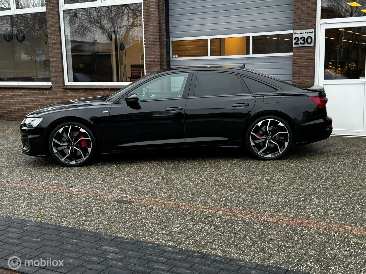 Audi A6 Limousine 50 TFSI E QUATTRO S LINE FULL-OPTIONS! Zwart - 2