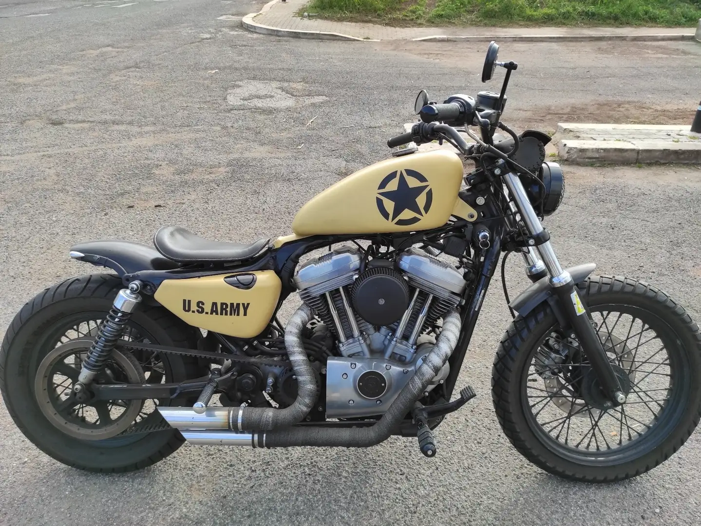 Harley-Davidson Sportster XL 883 žuta - 2