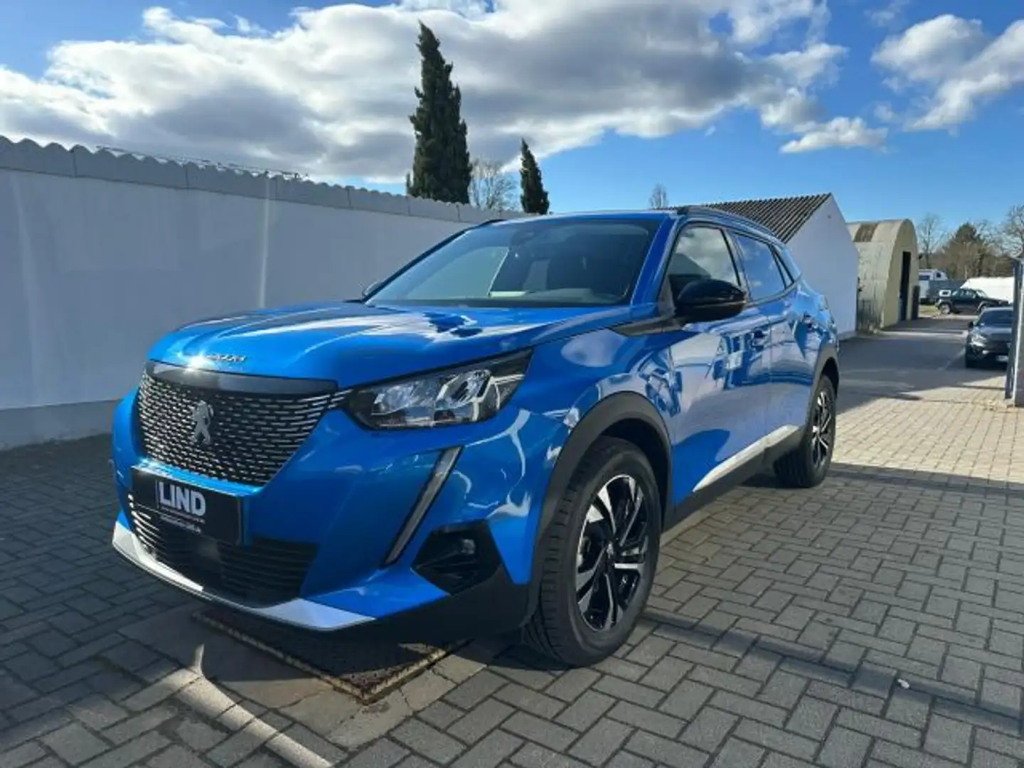 Peugeot 2008 2008 Allure BlueHDi 130 EAT8 Blau - 1