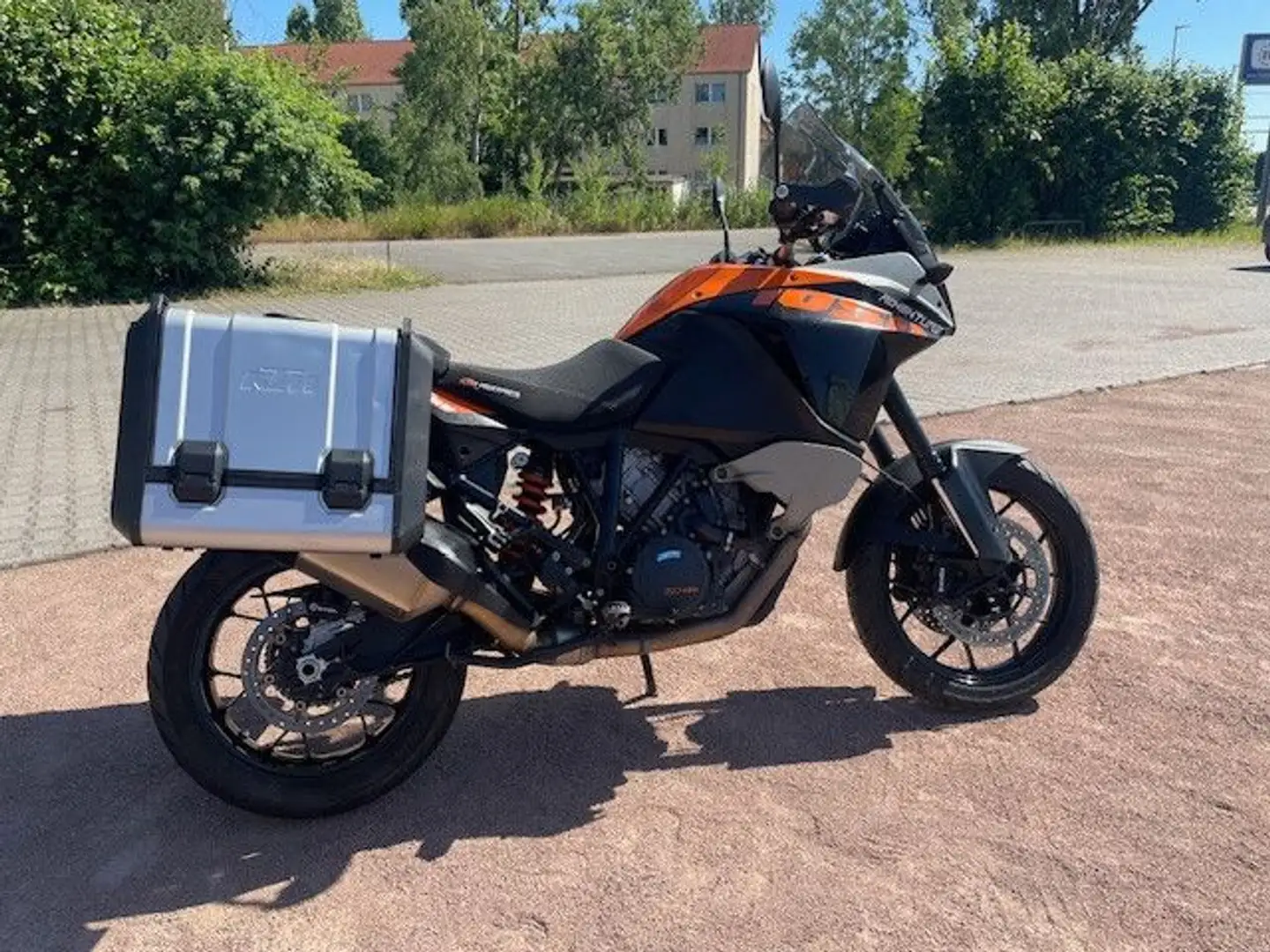 KTM 1050 Adventure Orange - 2