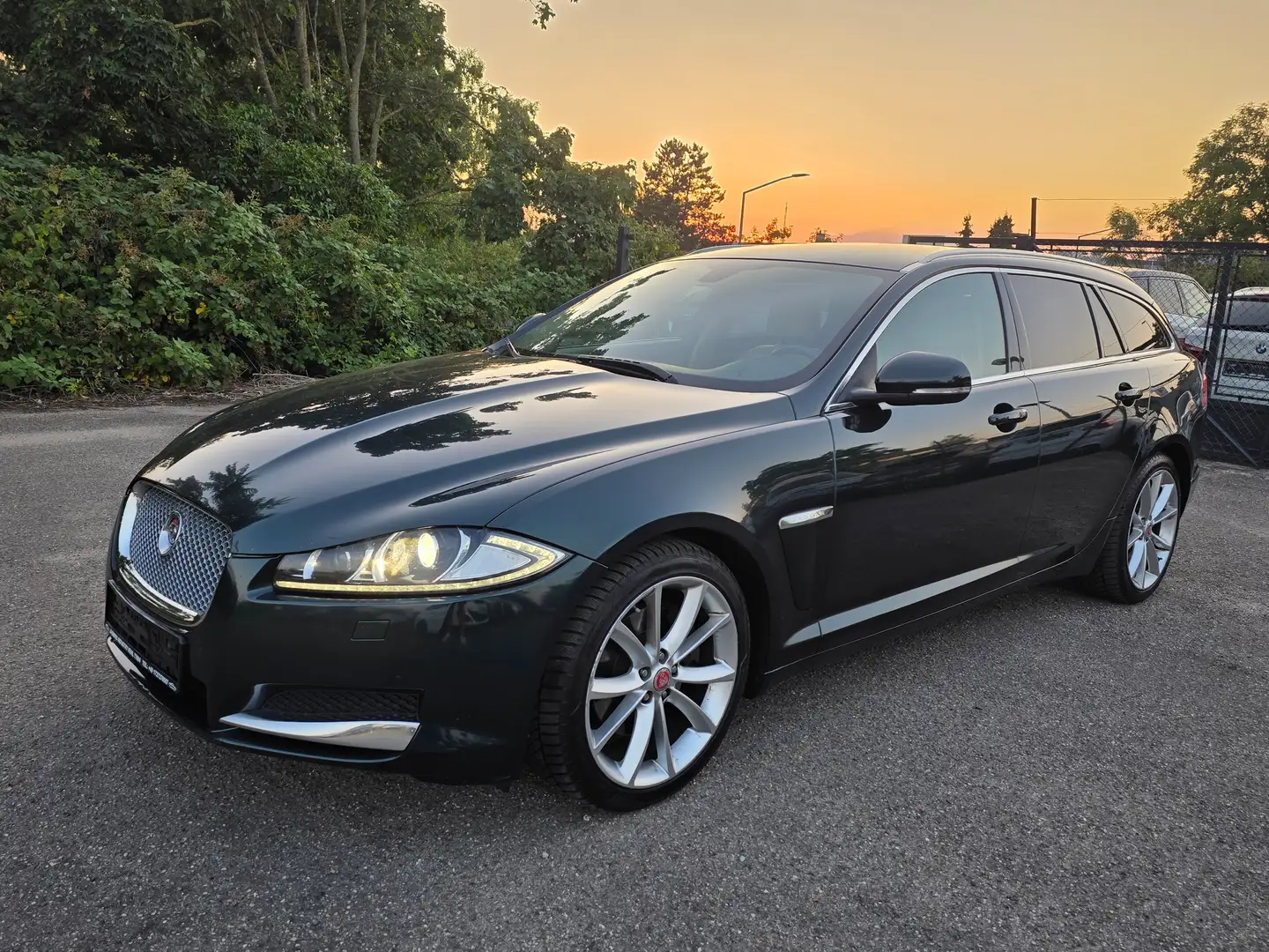 Jaguar XF 3.0 V6 Diesel Automatik Xenon Kamara Navigation Grün - 1