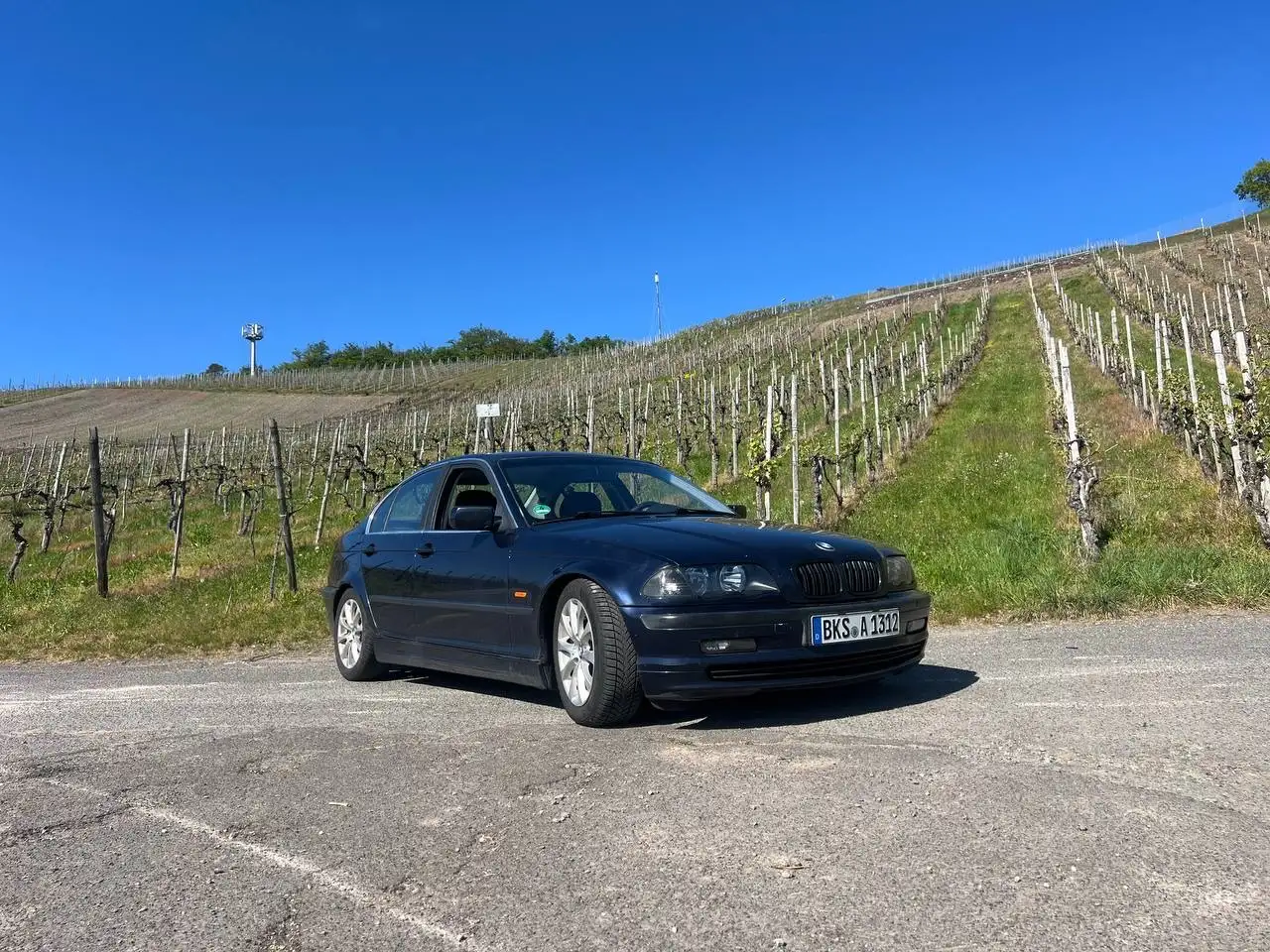 BMW 320i, foto 2