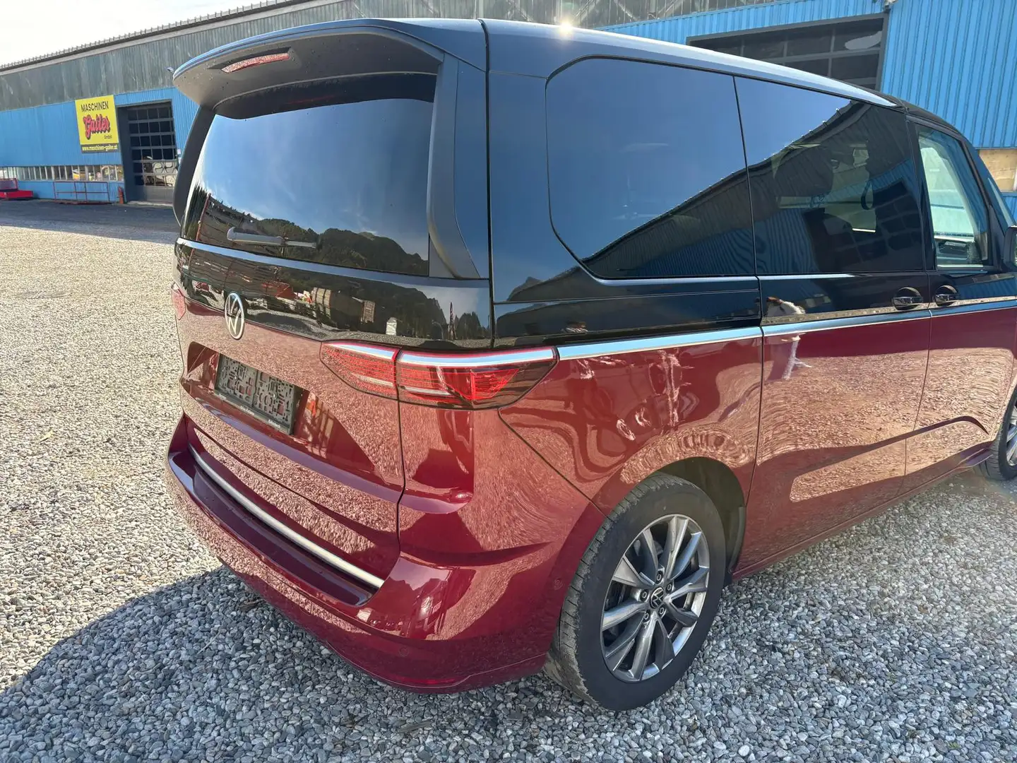 Volkswagen T7 Multivan Style 2,0 Benzin TSI kein Hybrid Schwarz - 2