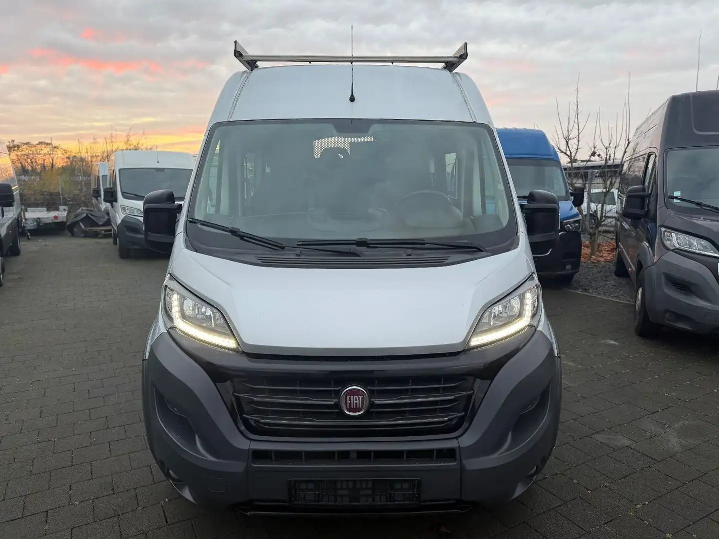 Fiat Ducato Maxi  35 150 L2H2 Multicab DoKa LED 3t AH Grau - 2