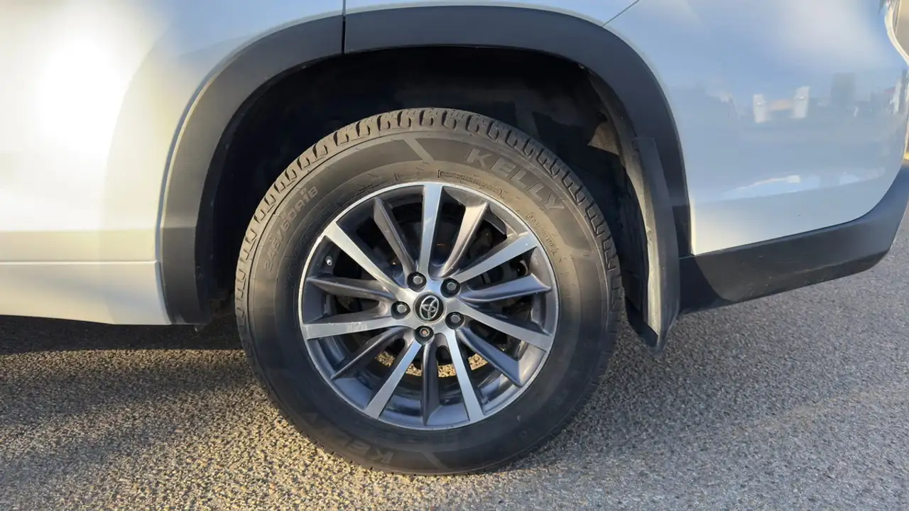 Toyota Highlander снимка Toyota Highlander