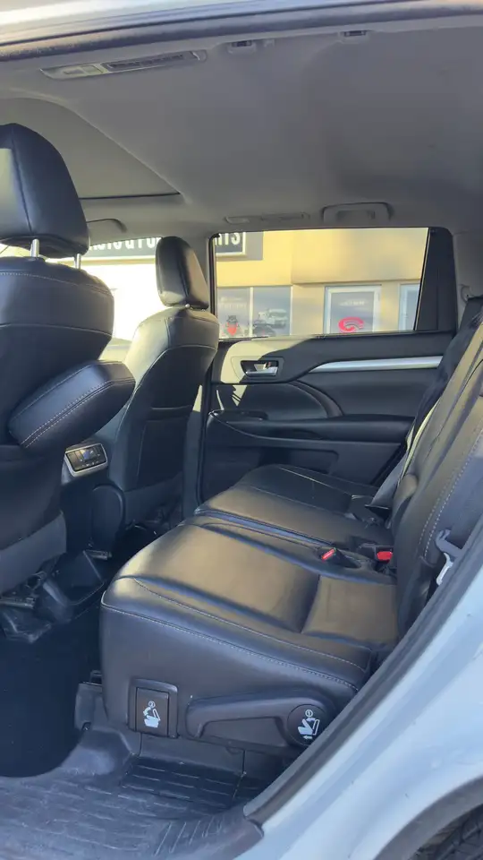 Toyota Highlander снимка Toyota Highlander