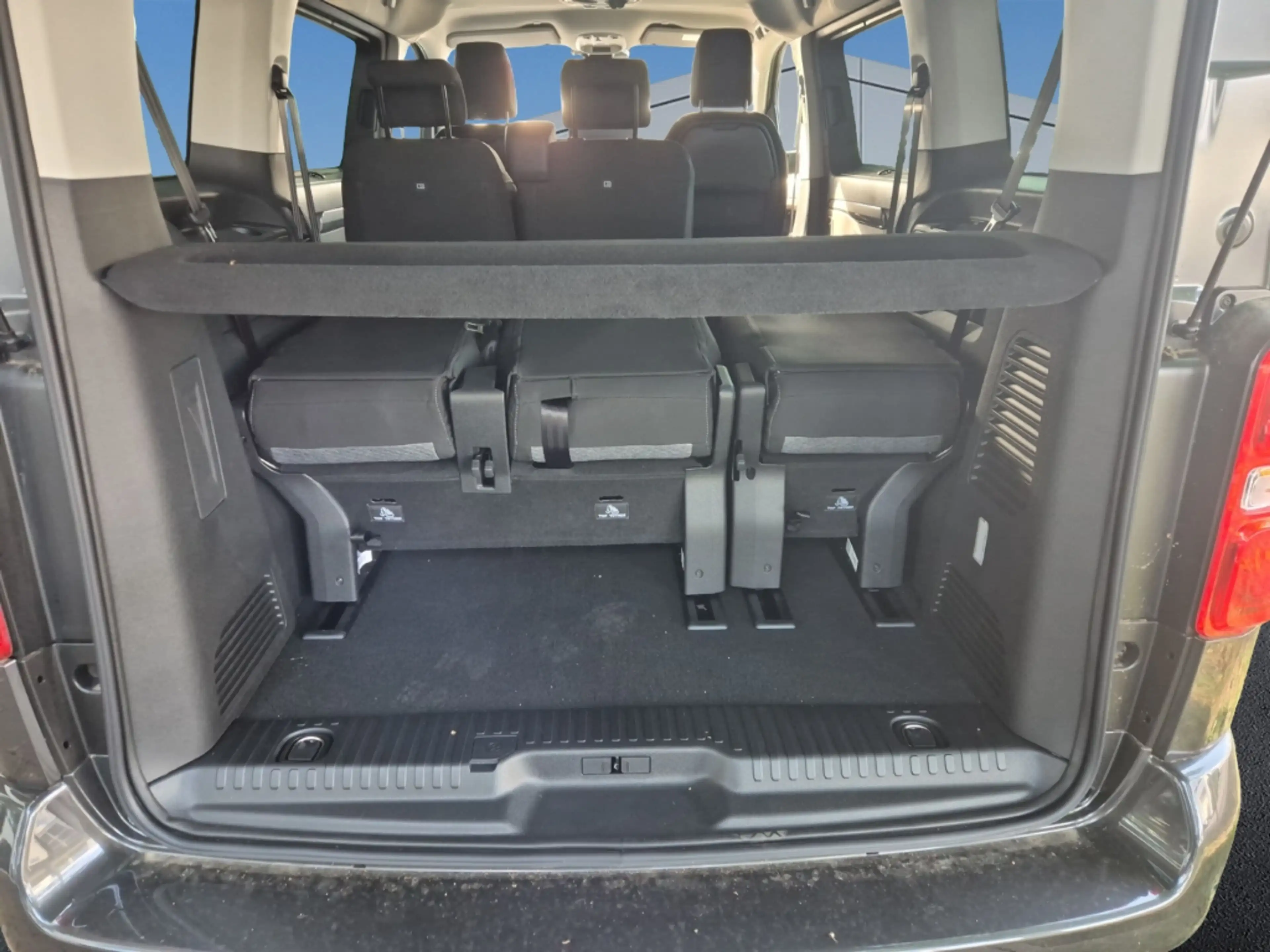 Citroen Spacetourer BlueHdi 180 EAT Plus M inkl. AHK uvm. — photo 7
