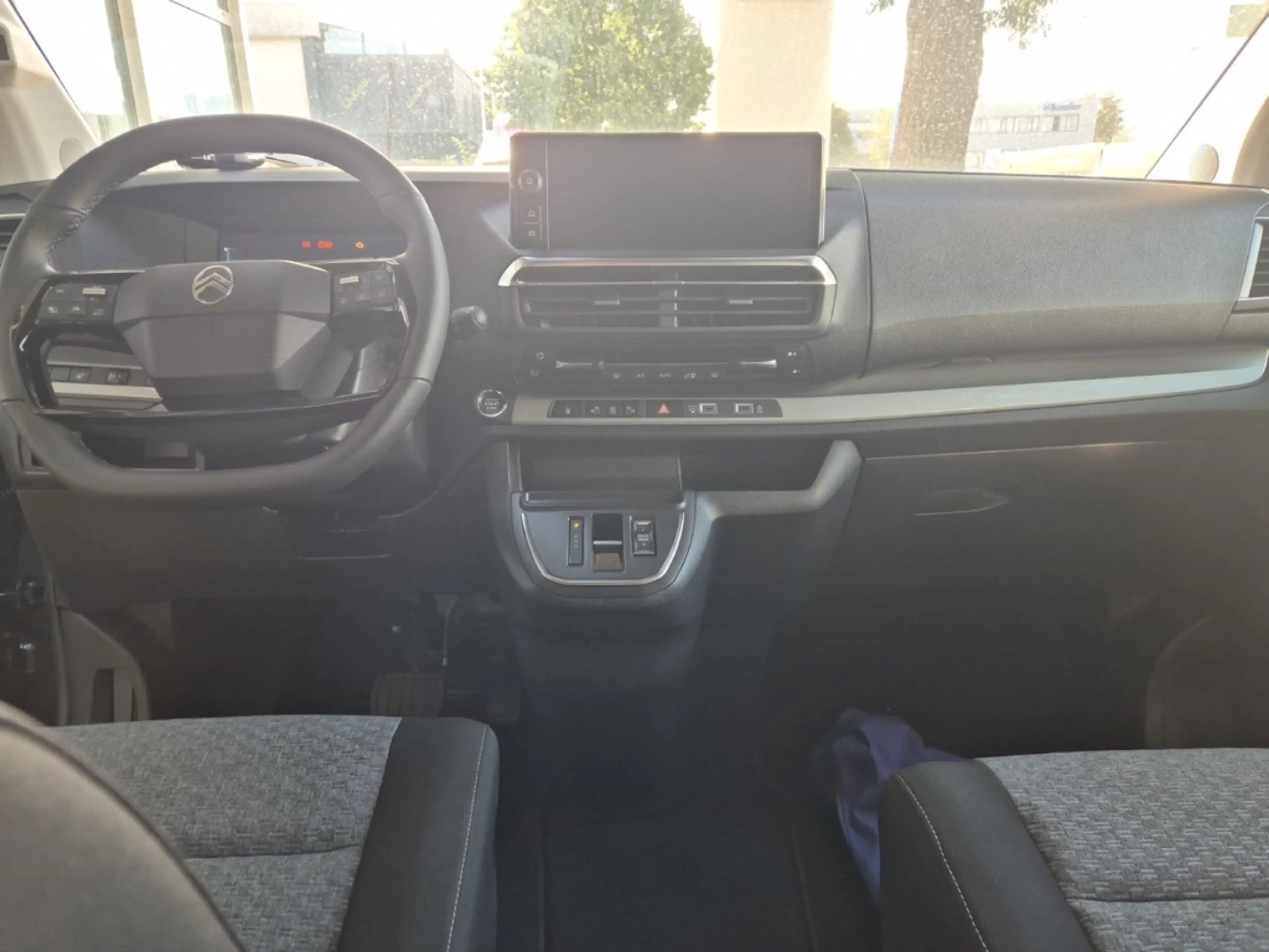 Citroen Spacetourer BlueHdi 180 EAT Plus M inkl. AHK uvm. — photo 11