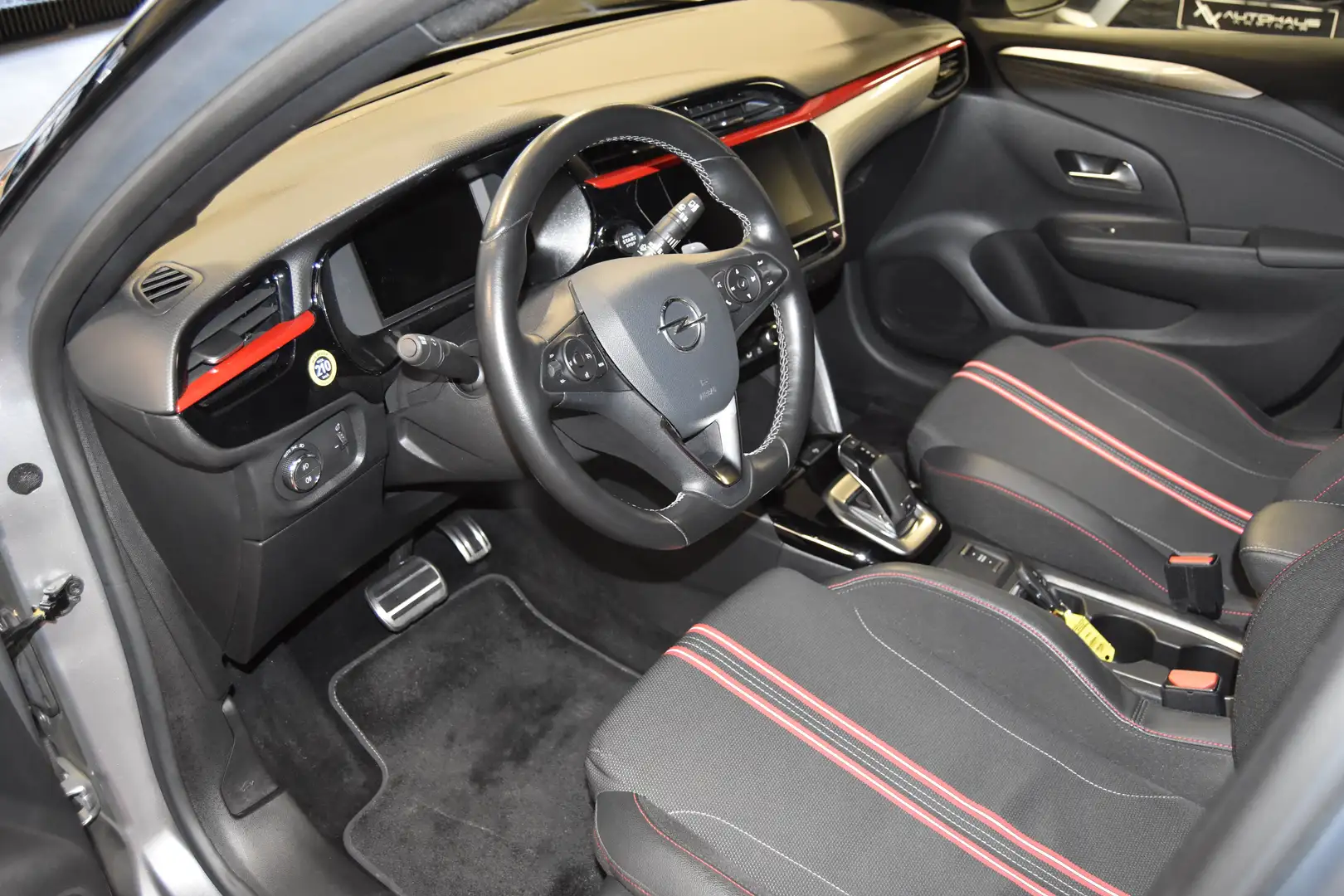 Opel Corsa GS Line~AUTO.~SPORTPAKET~ACC~KEYLESS~PDC~ALU~LEDER Grijs - 2