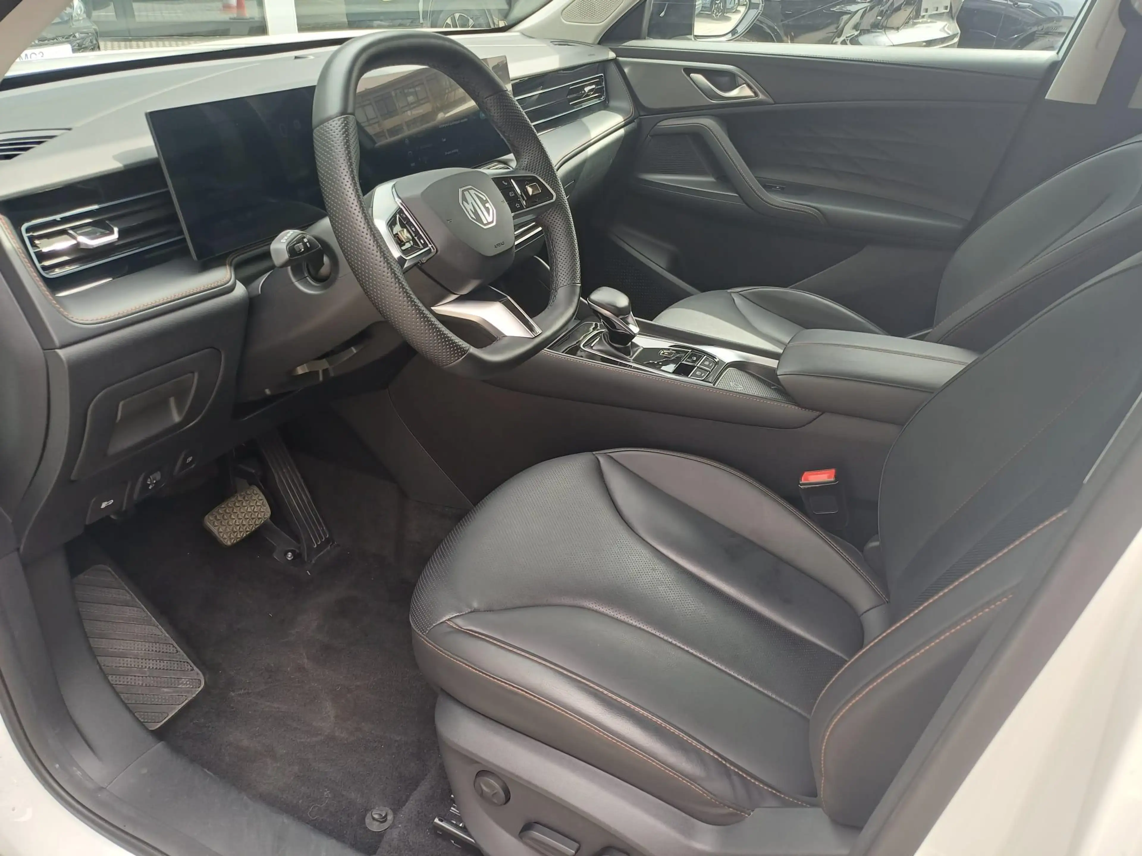 MG HS MG PHEV 1.5 Luxury — photo 6