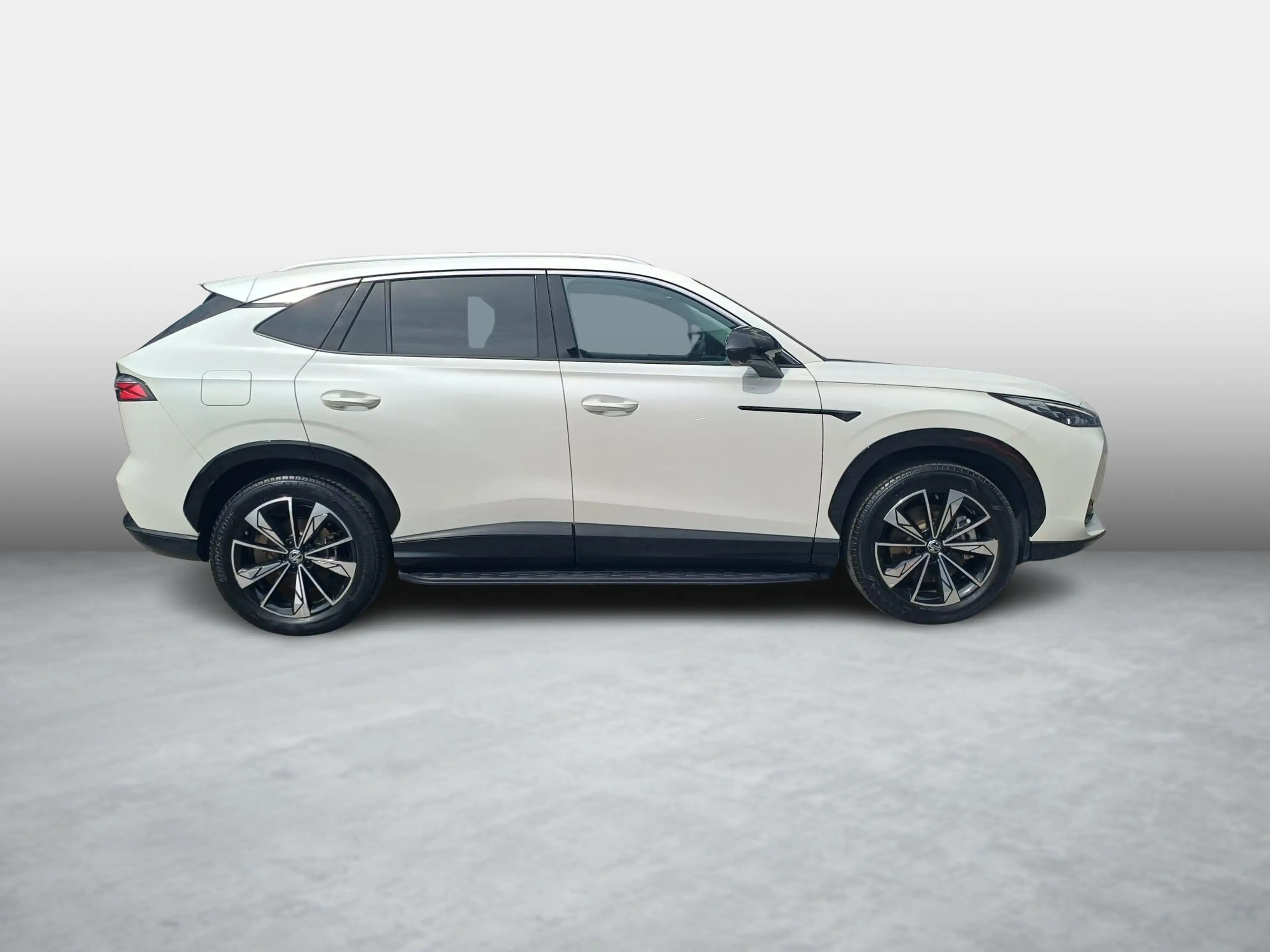 MG HS MG PHEV 1.5 Luxury — photo 11
