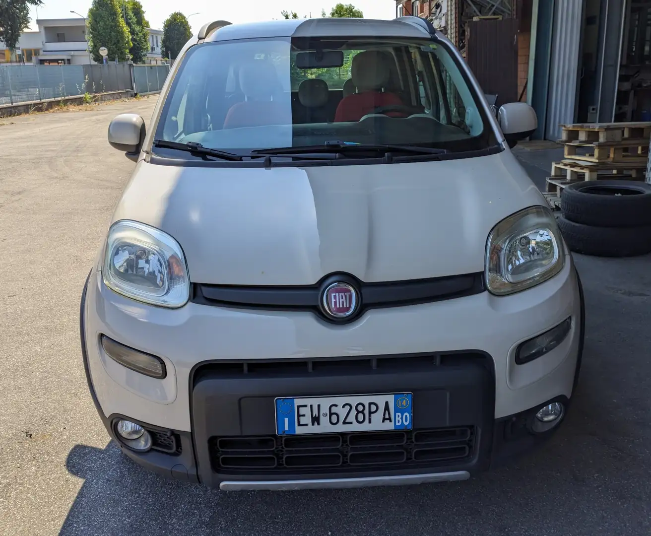 Fiat Panda 0.9 t.air t. natural power Trekking 80cv E5+ Beige - 2