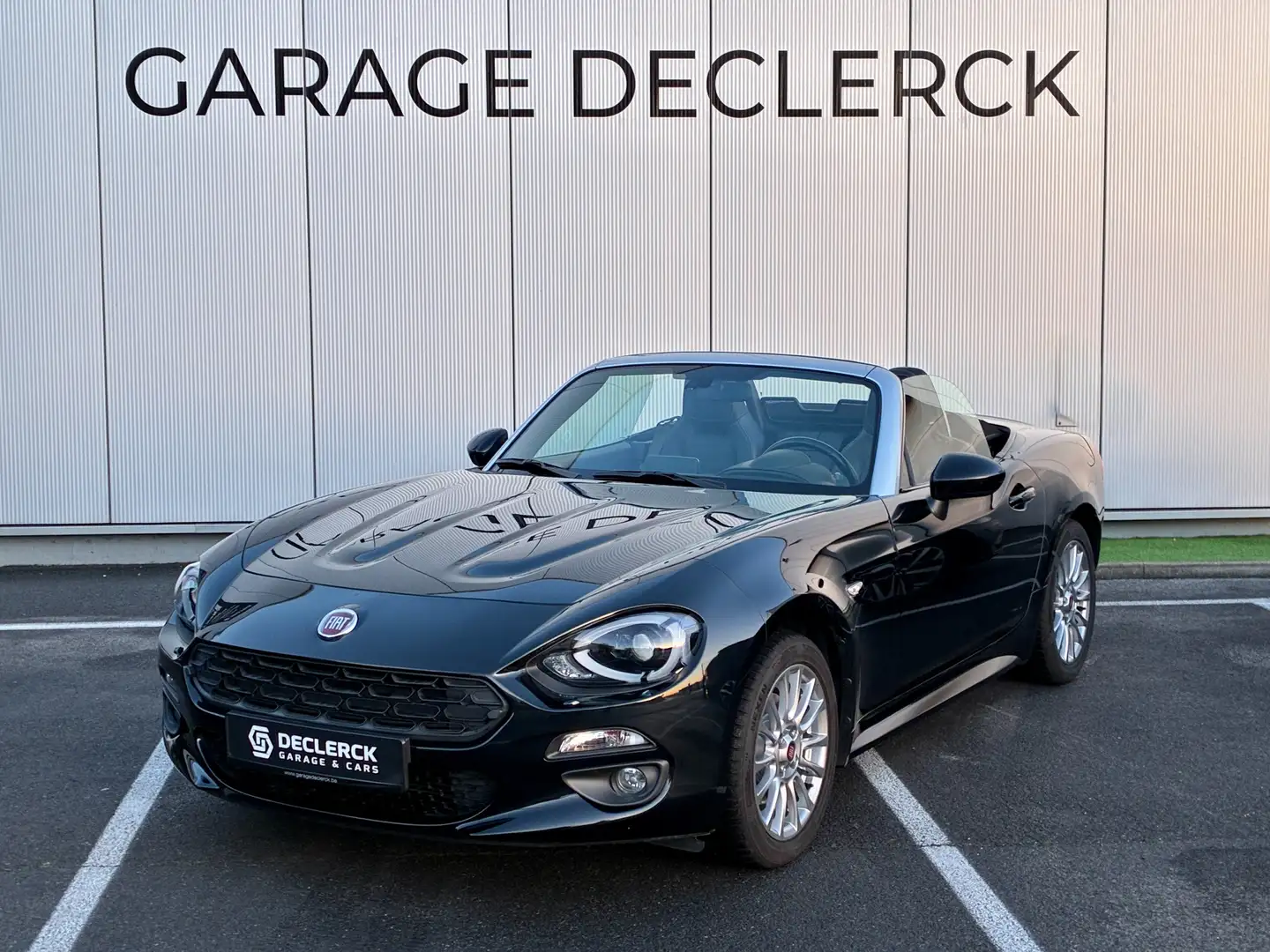 Fiat 124 Spider 124 Spider 1.4 MultiAir Turbo Lusso Zwart - 1
